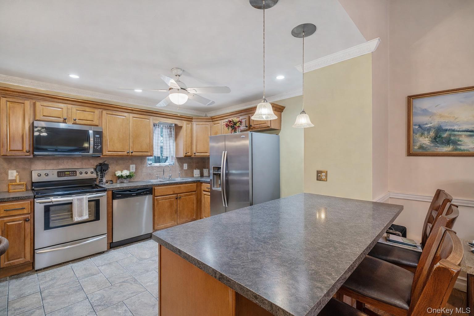 #8 photo, 7 Poinsetta Avenue, Middle Island , NY 11953