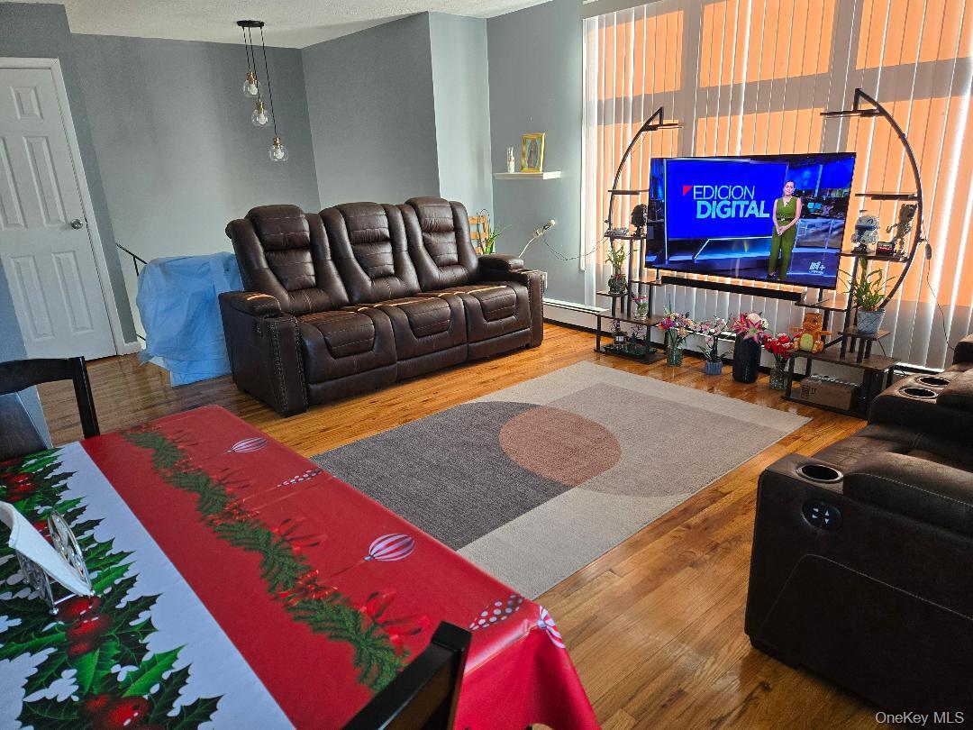 #4 photo, 1005 Broadway, Нассау ‖ Westbury , NY 11590