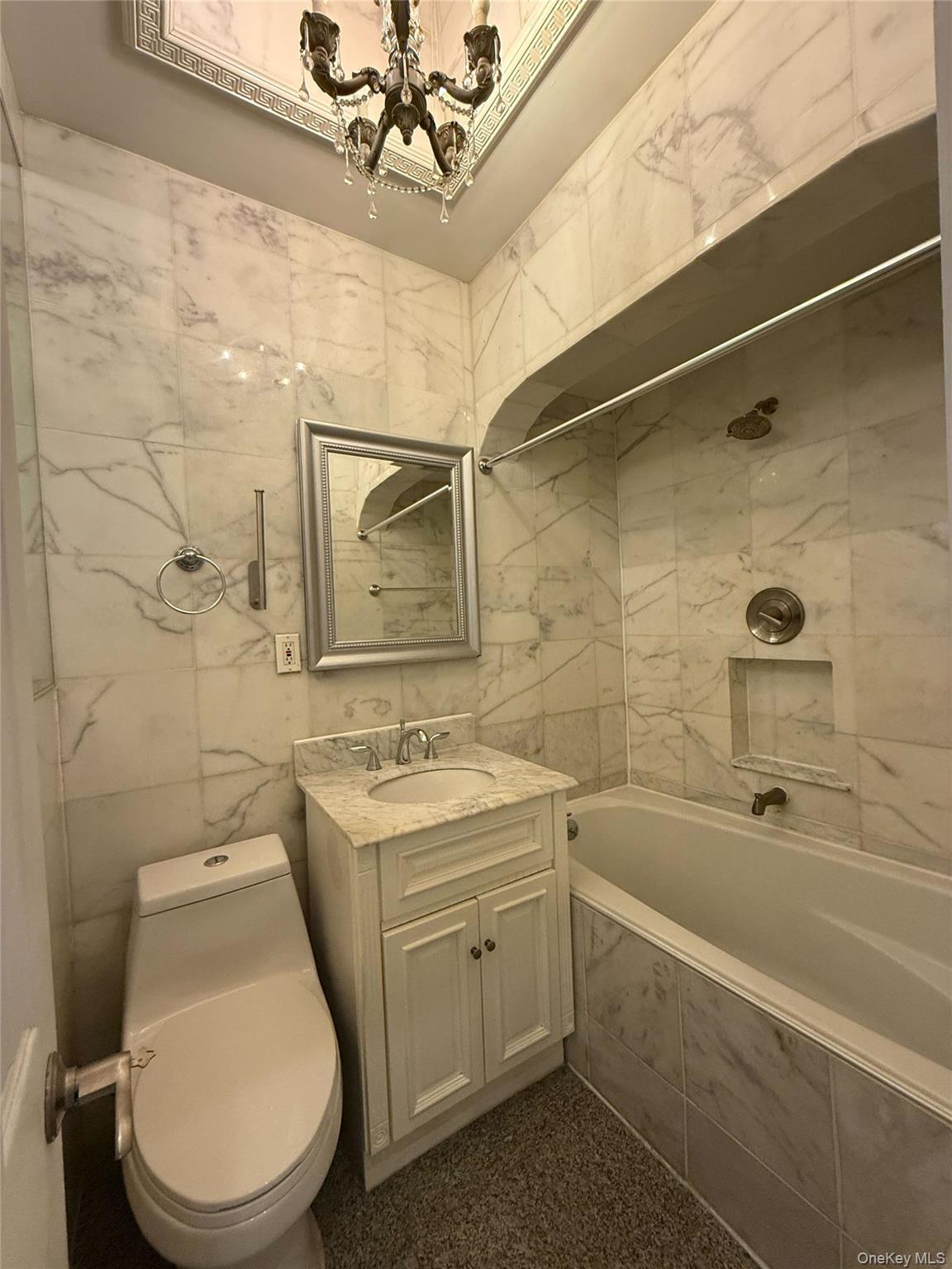 #10 photo, 54-40 80th Street, קווינס Elmhurst , NY 11373