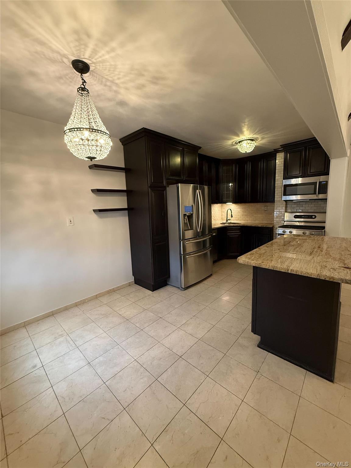 #8 photo, 54-40 80th Street, קווינס Elmhurst , NY 11373