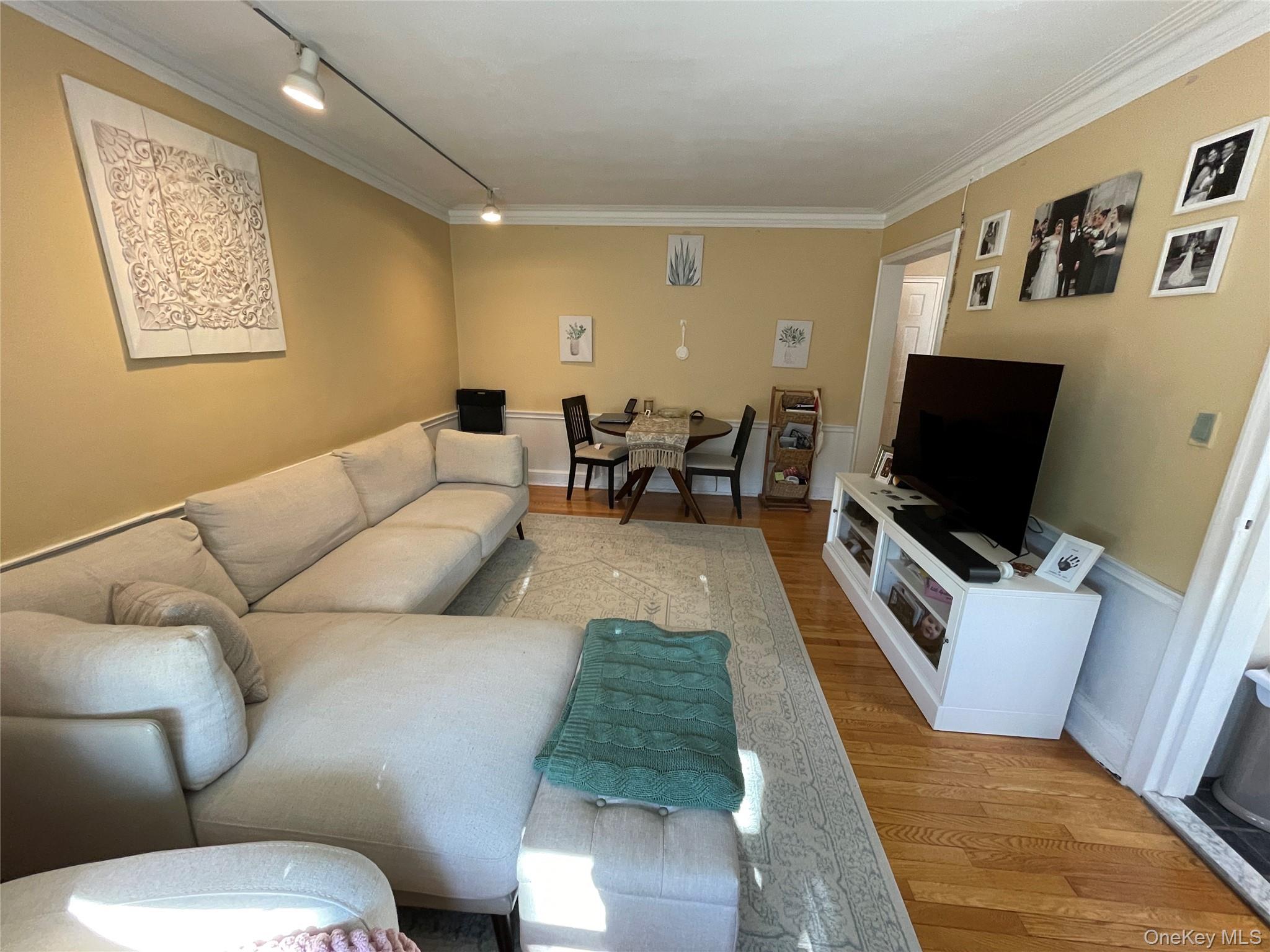 #19 photo, 43 N Forest Avenue, Rockville Centre , NY 11570