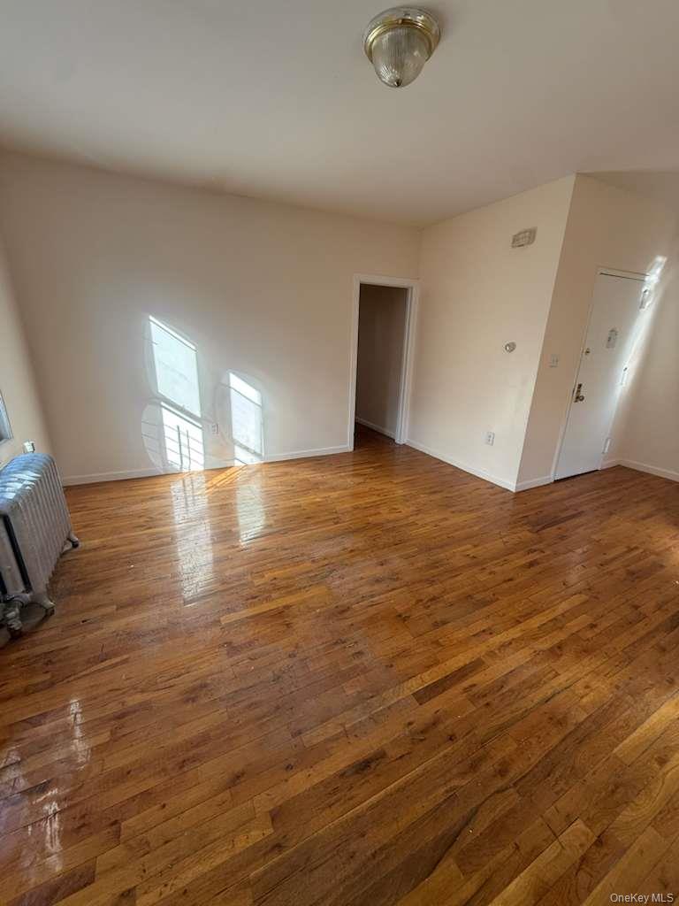 #15 photo, 2304 Bassford Avenue, 브롱크스 Bronx , NY 10458