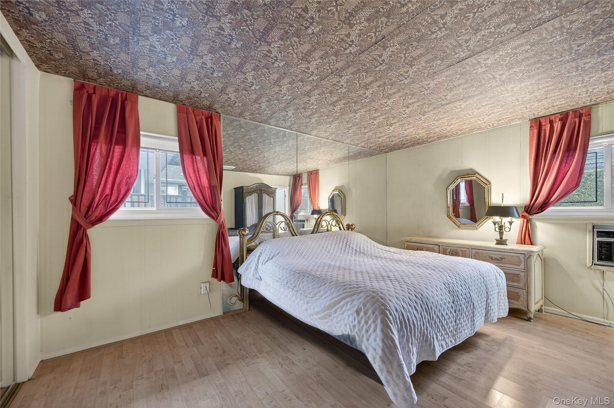 #15 photo, 50 Netto Lane, Plainview , NY 11803