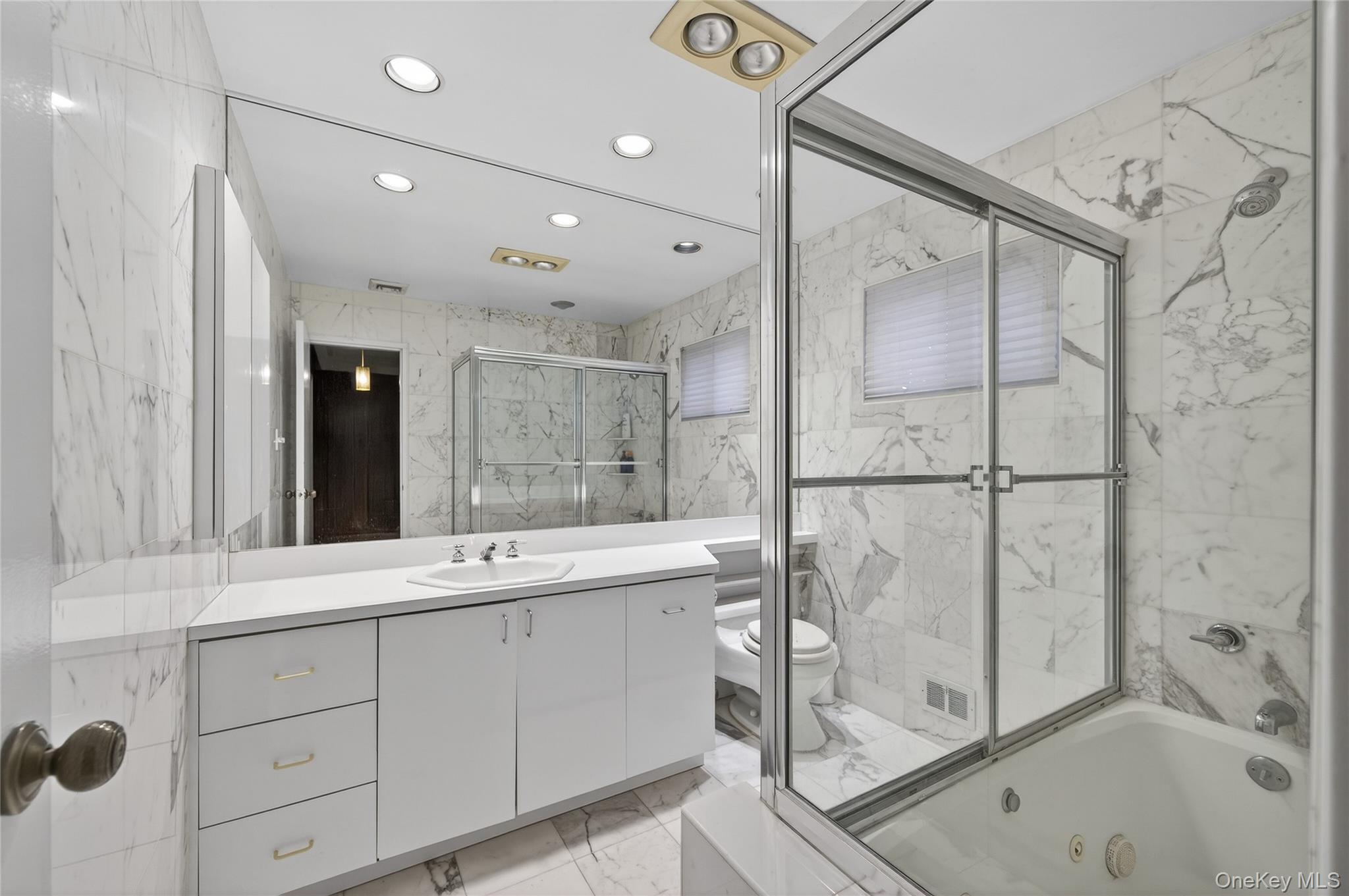 #20 photo, 50 Netto Lane, Plainview , NY 11803