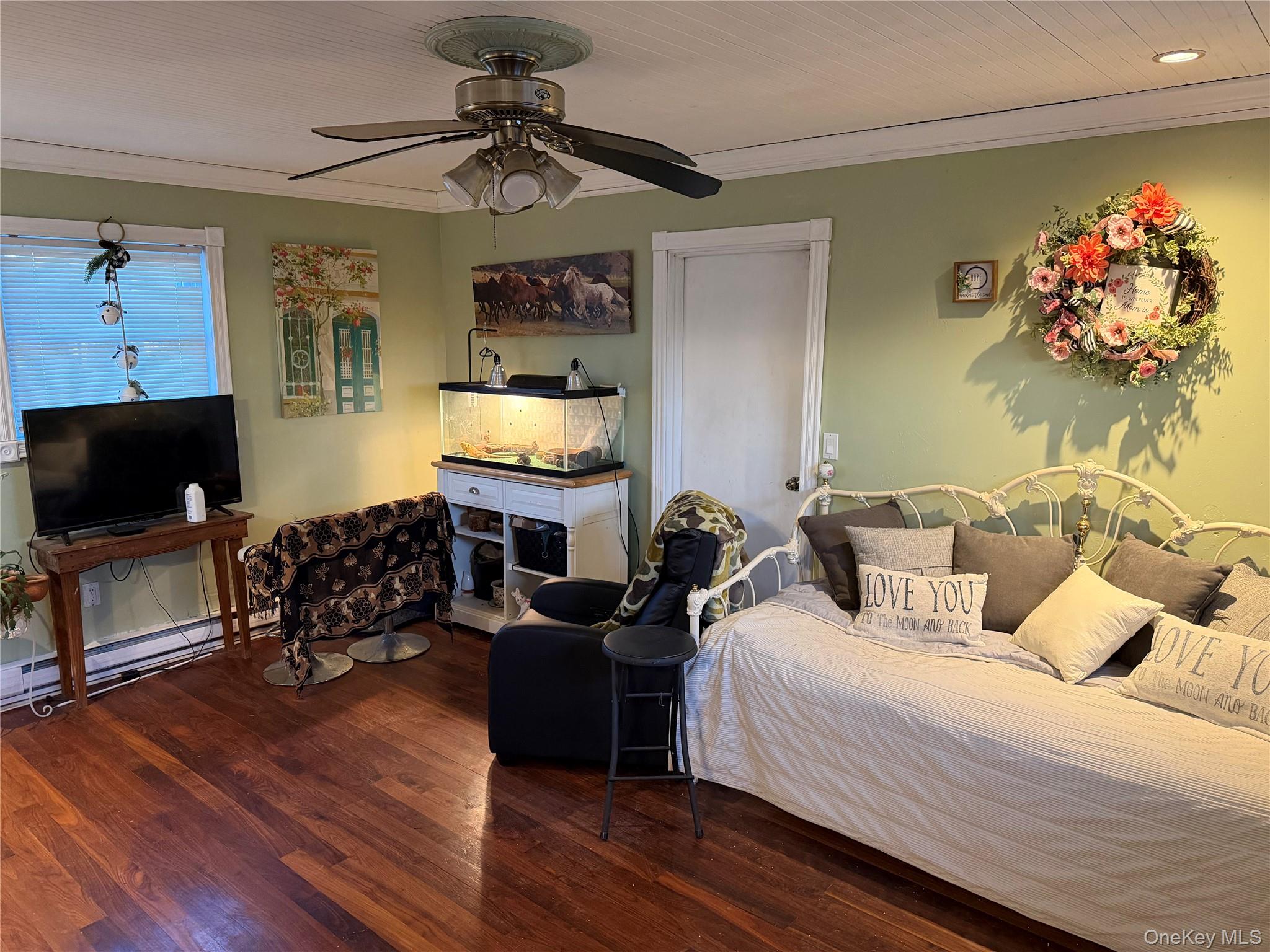 #12 photo, 11 bittermint, सफ़ोक काउंटी Islip , NY 11751