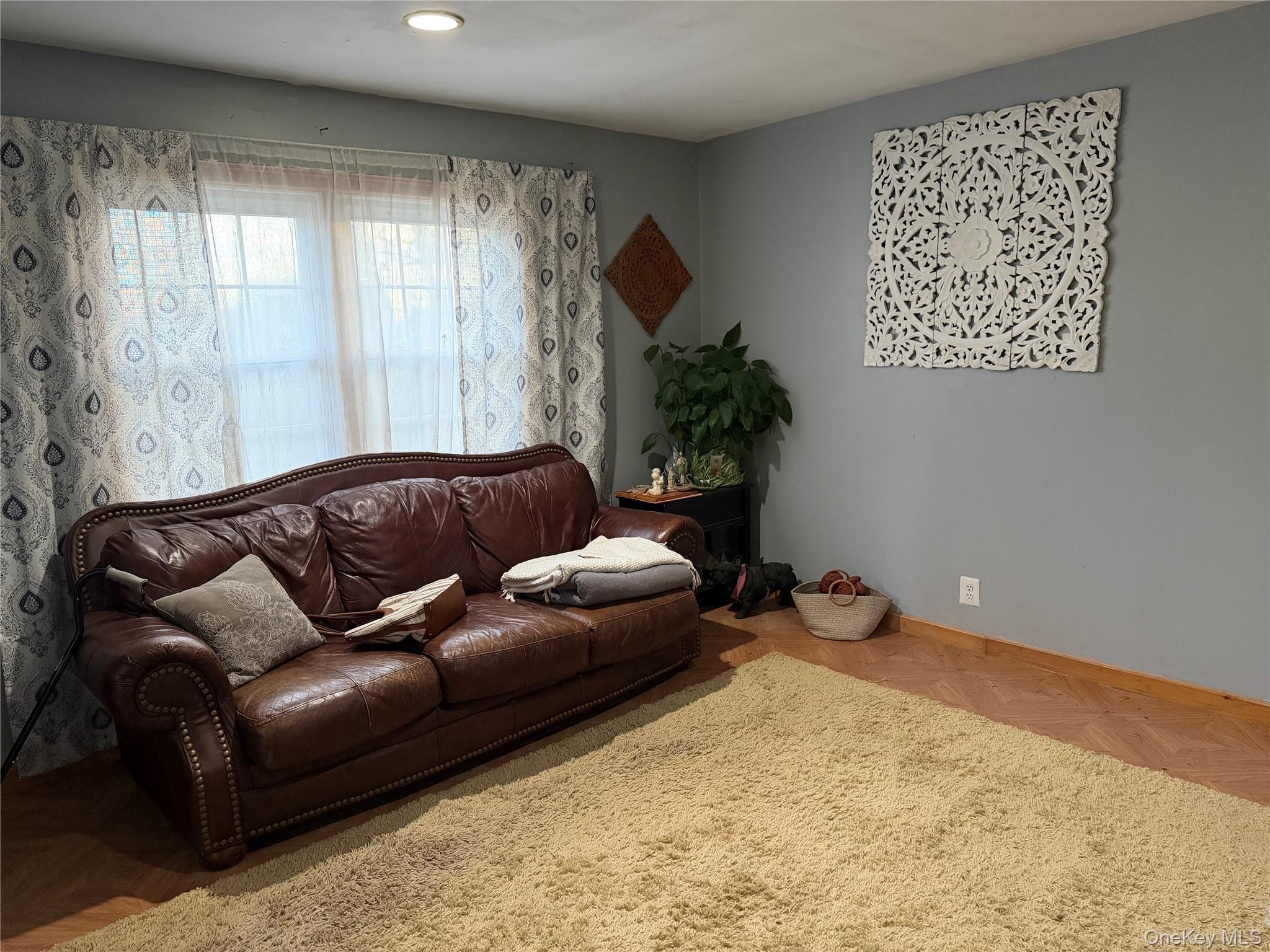 #3 photo, 11 bittermint, सफ़ोक काउंटी Islip , NY 11751