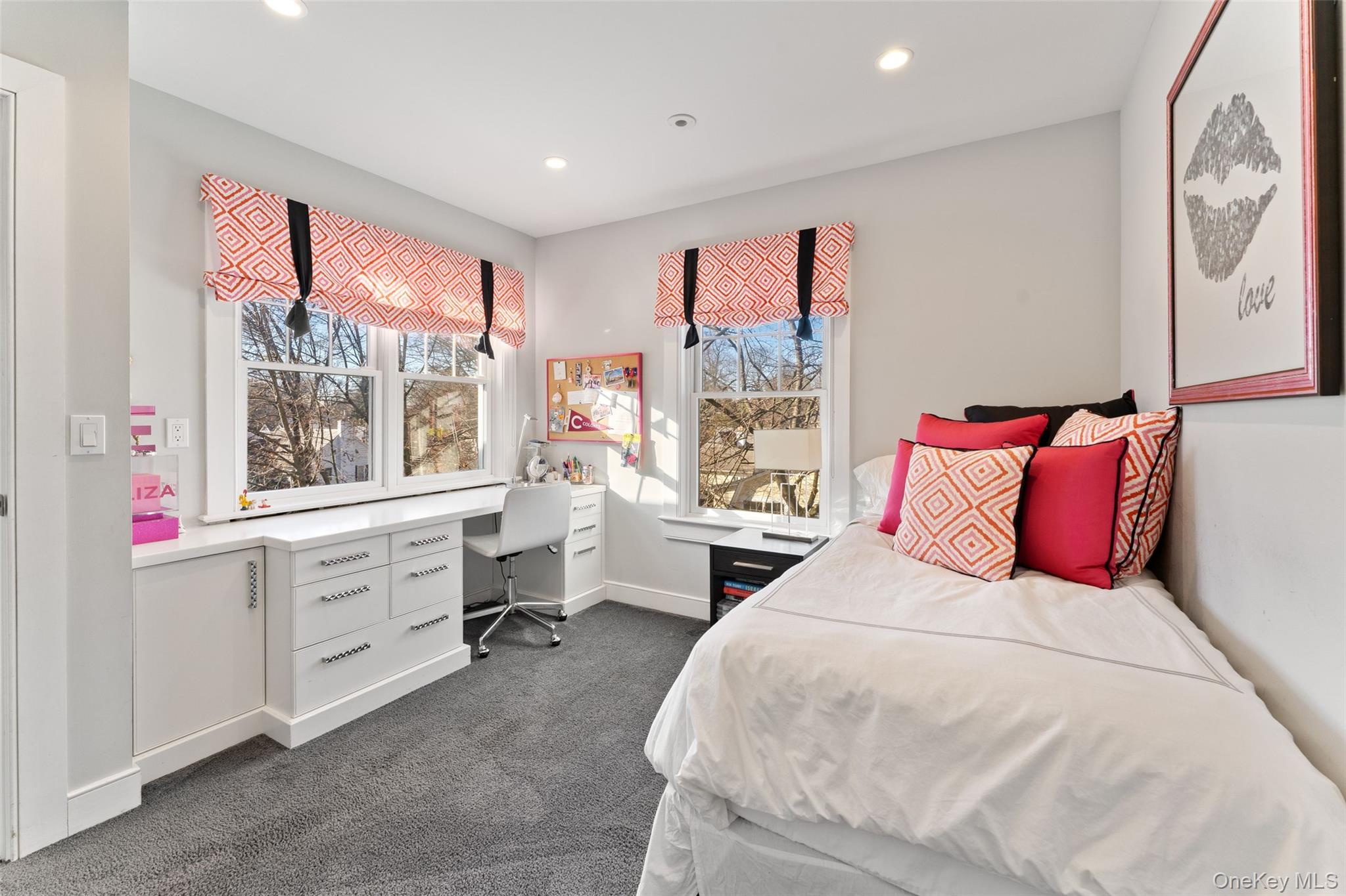 #20 photo, 29 Dobbs Terrace, Scarsdale , NY 10583