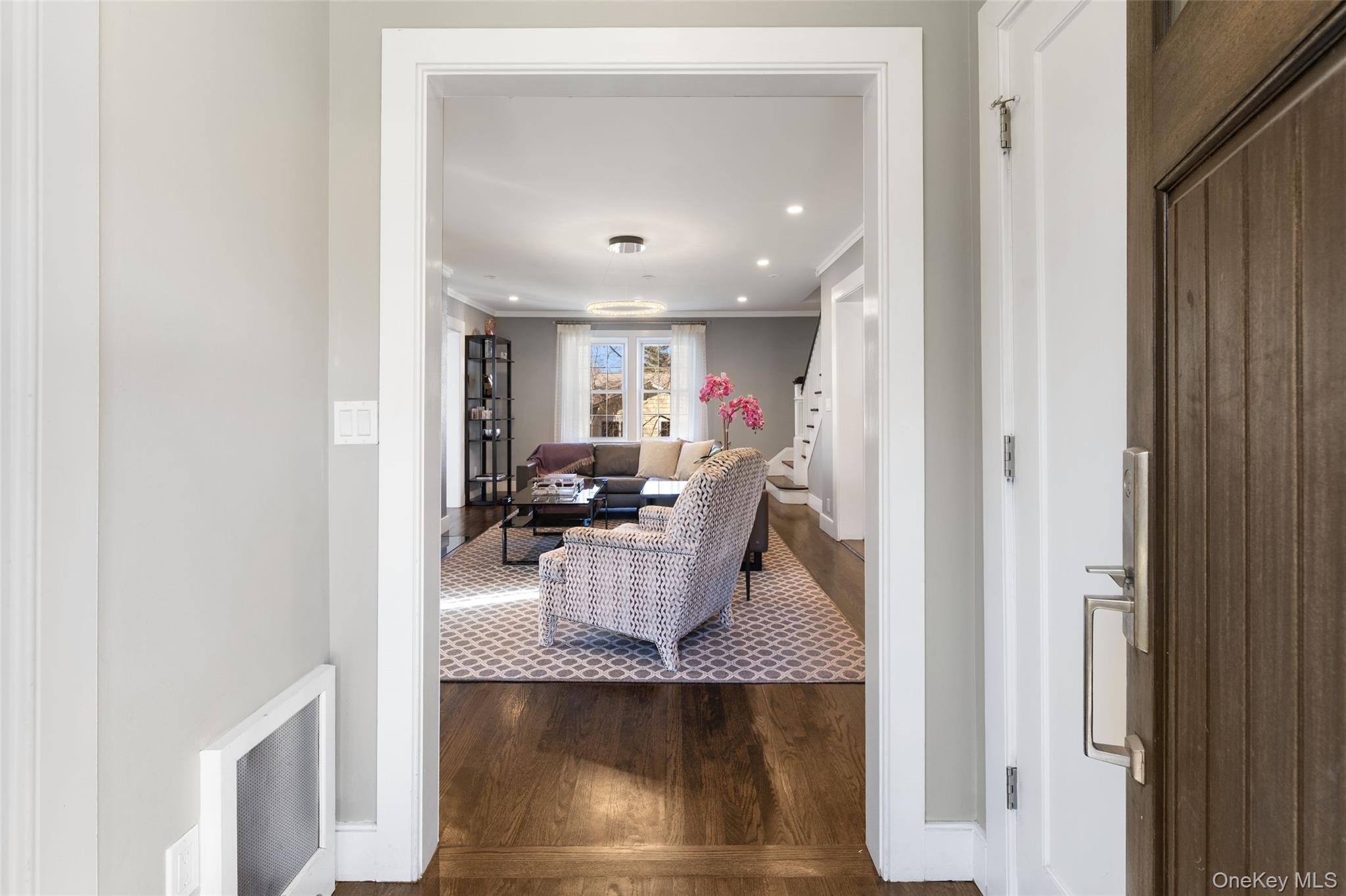 #3 photo, 29 Dobbs Terrace, Scarsdale , NY 10583