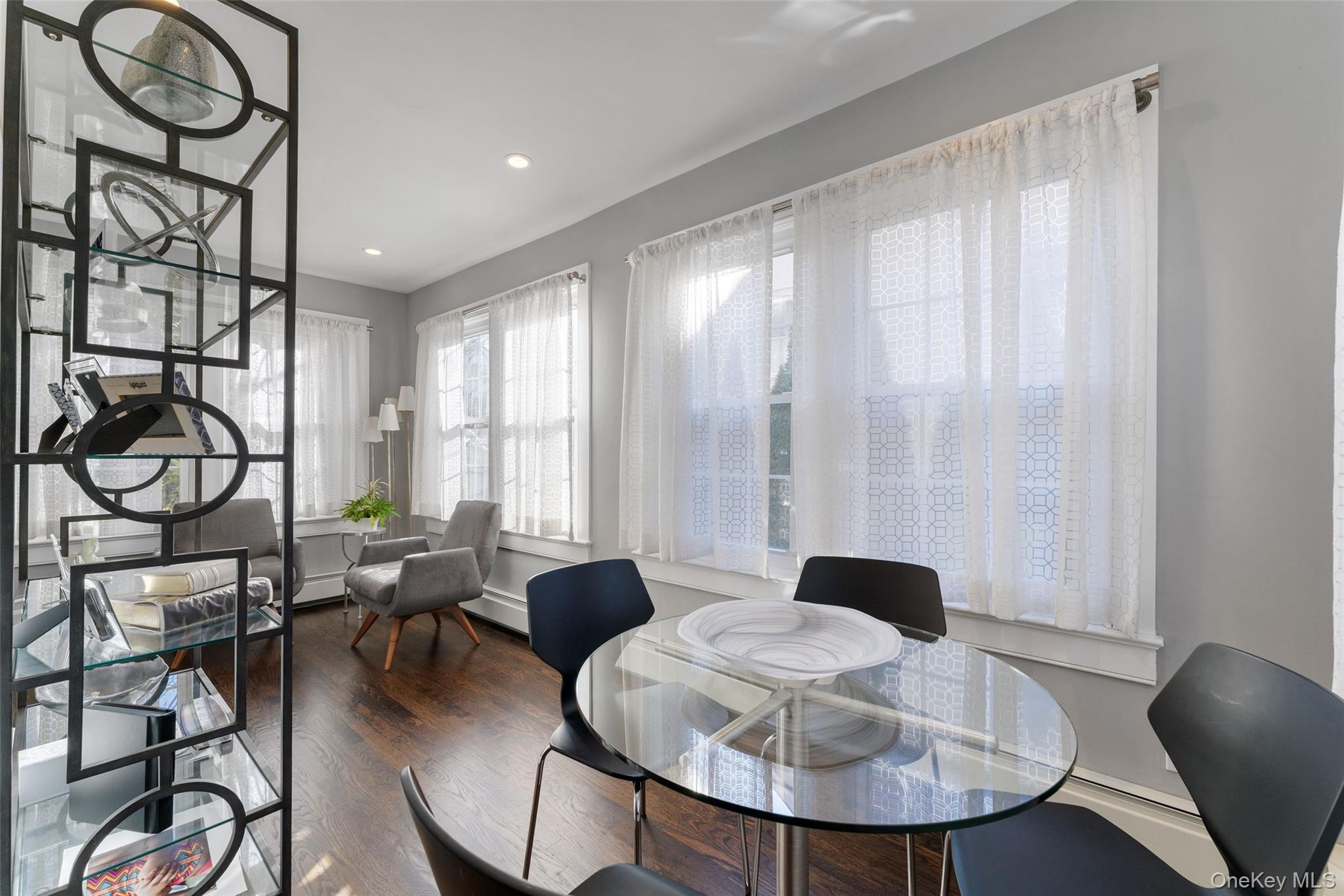 #7 photo, 29 Dobbs Terrace, Scarsdale , NY 10583