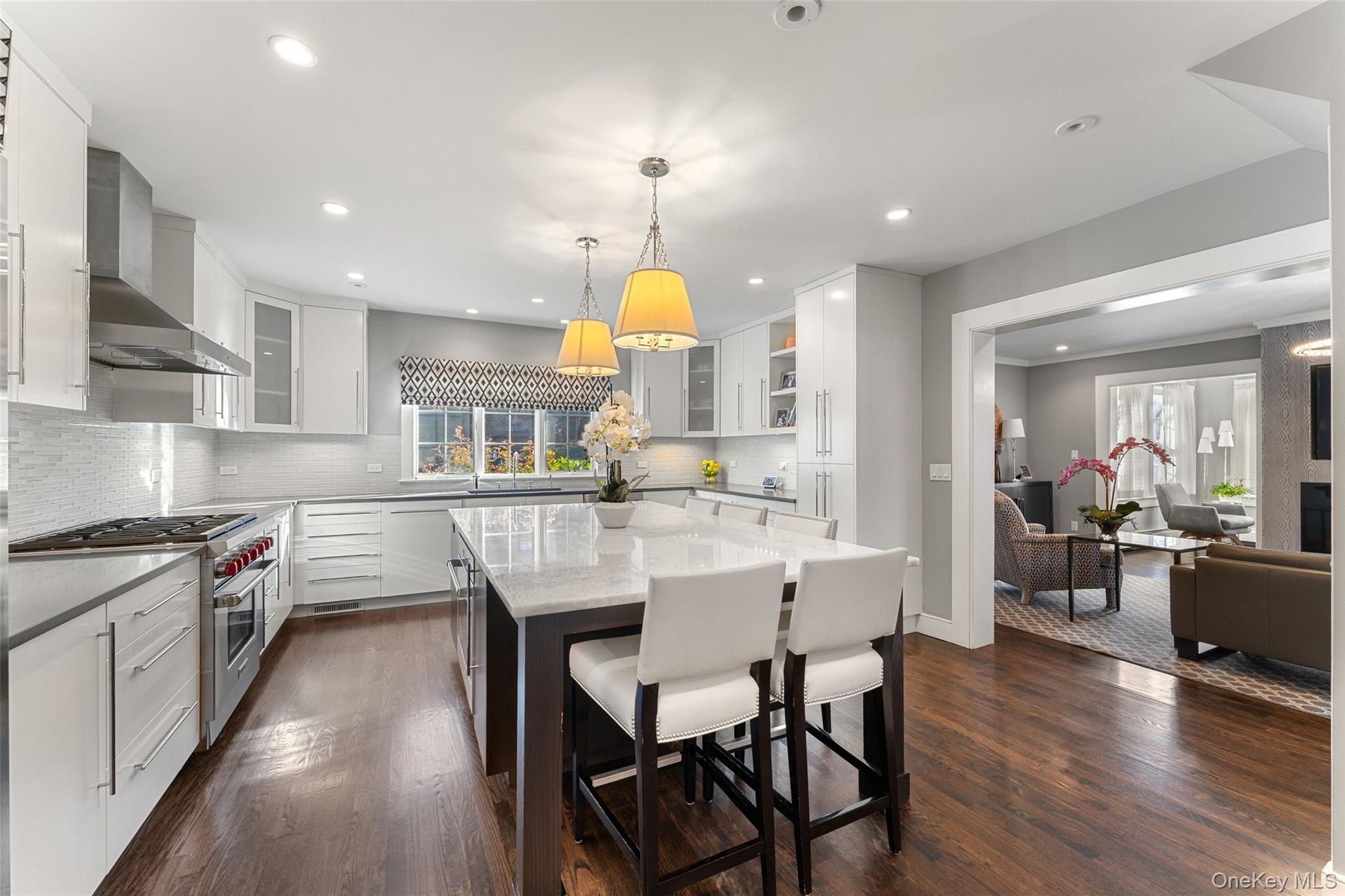 #8 photo, 29 Dobbs Terrace, Scarsdale , NY 10583