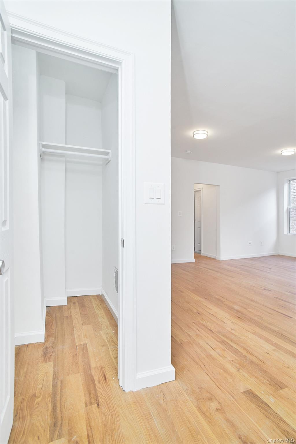 #14 photo, 1069 Grant Avenue, הברונקס Bronx , NY 10456