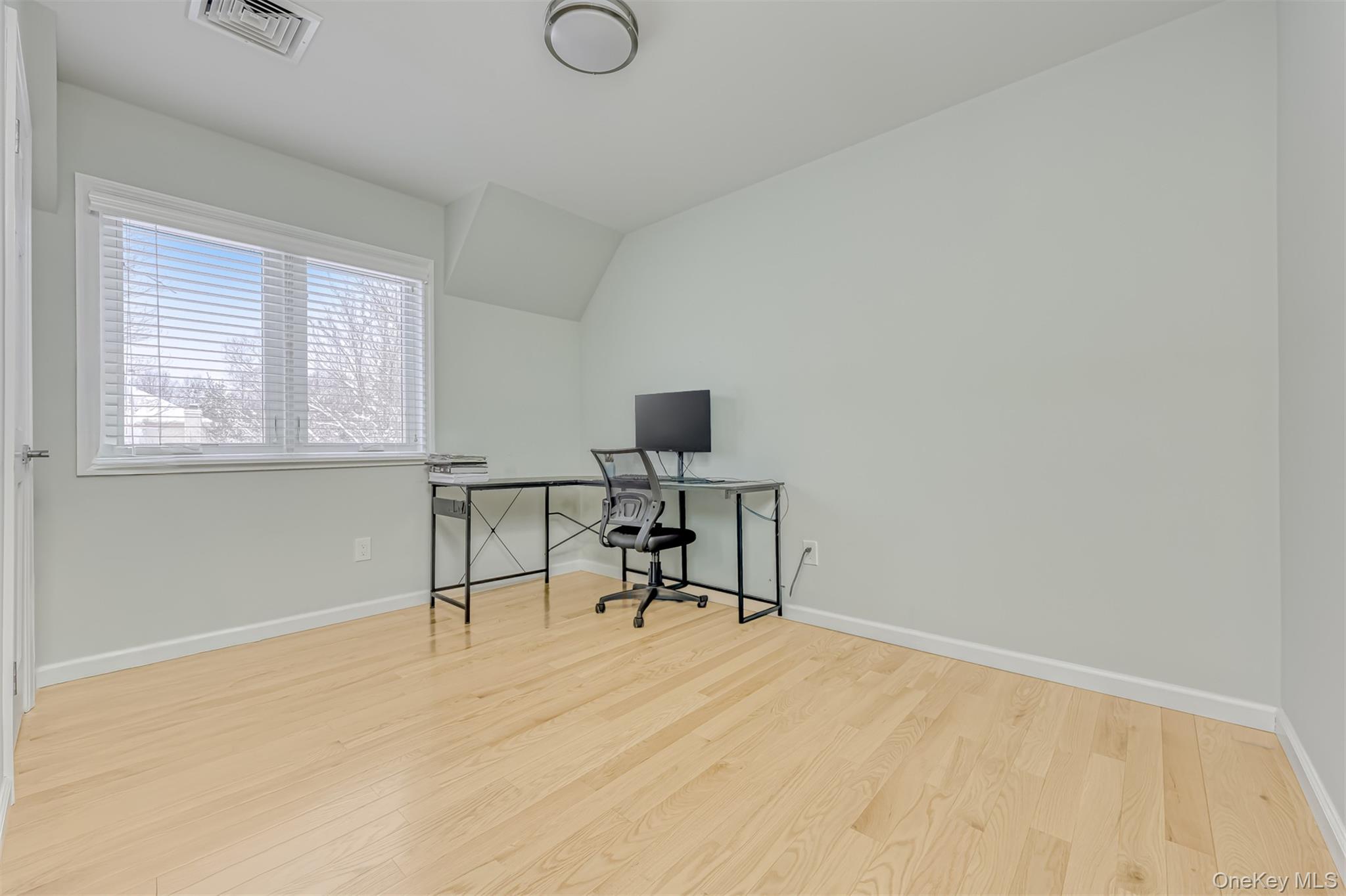 #19 photo, 25 Coe Farm Road, Suffern , NY 10901