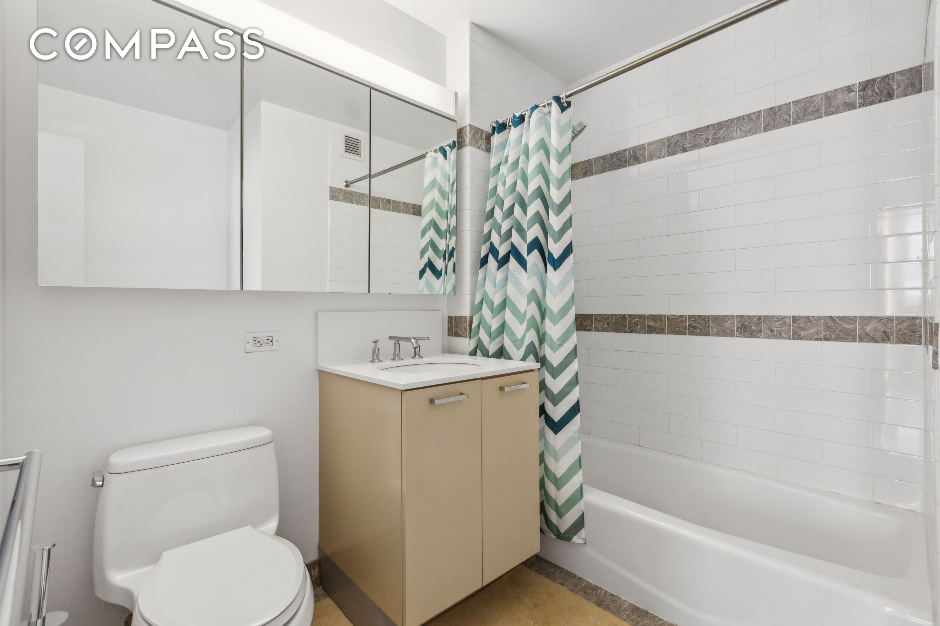 #10 photo, 415 Main Street, מנהטן Roosevelt Island , NY 10044