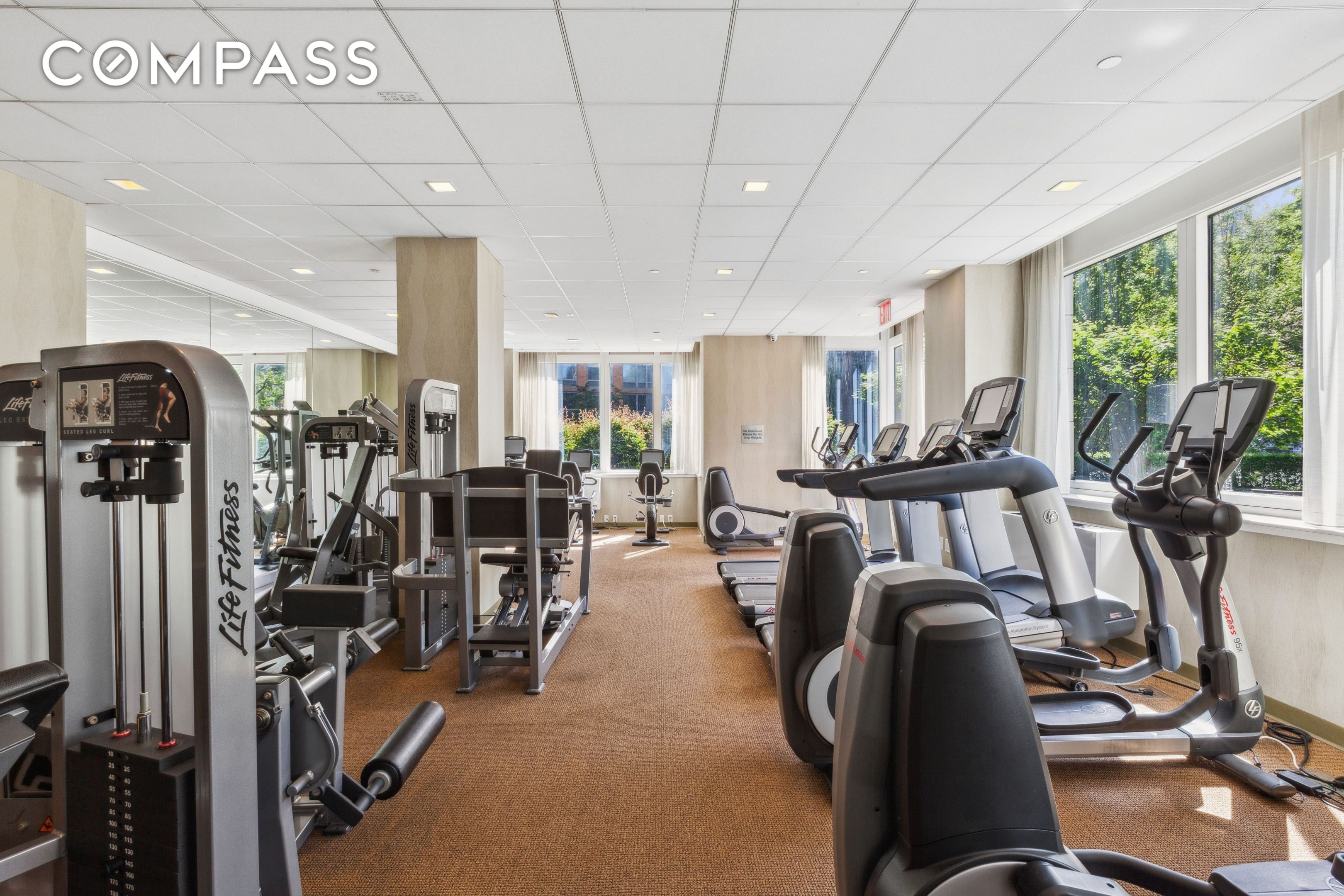 #16 photo, 415 Main Street, מנהטן Roosevelt Island , NY 10044