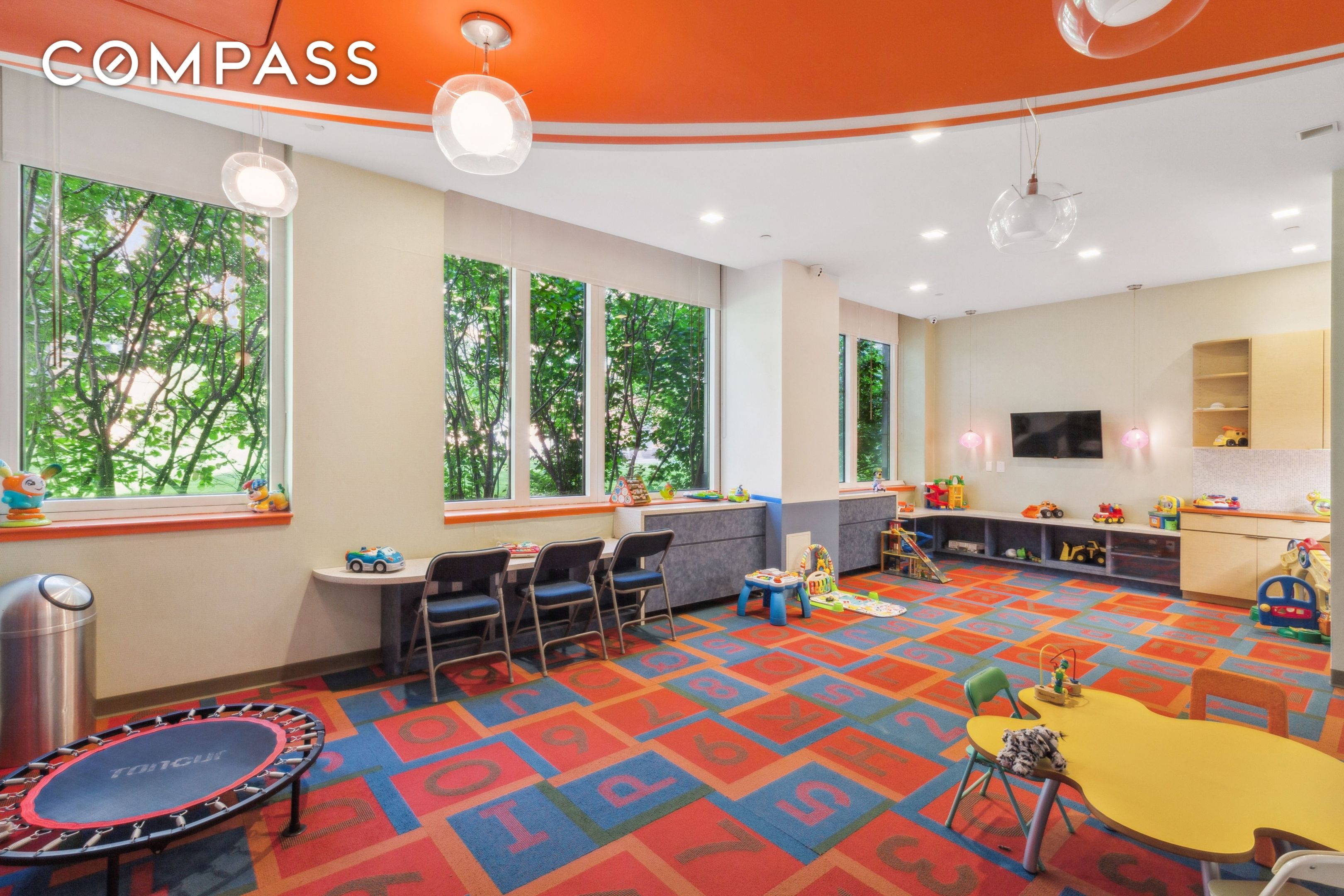 #18 photo, 415 Main Street, מנהטן Roosevelt Island , NY 10044