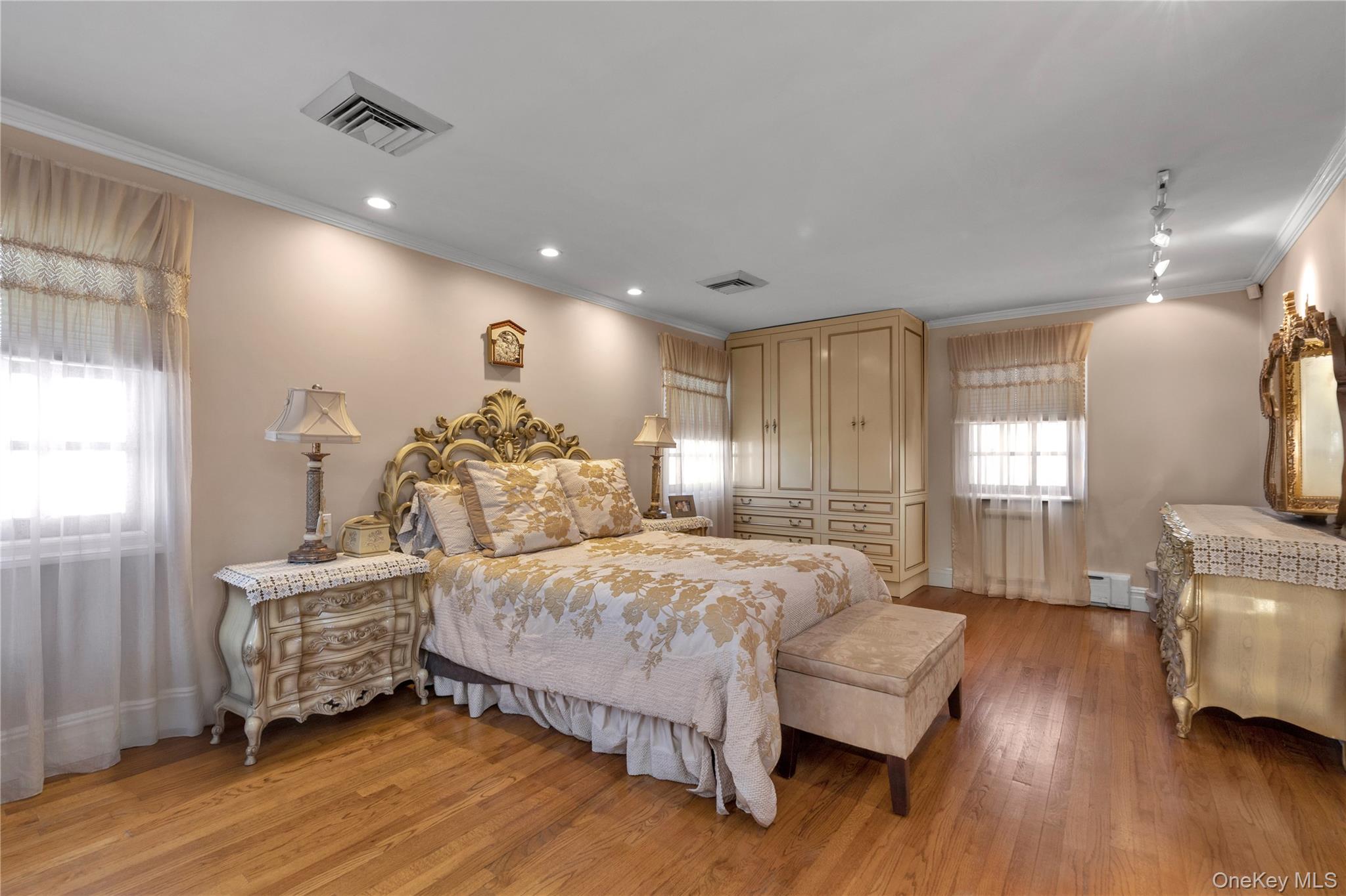 #11 photo, 145-85 9th Avenue, كوينز Whitestone , NY 11357