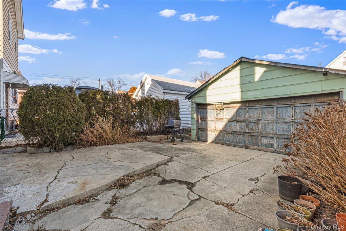 #20 photo, 8913 213th Street, 뉴욕퀸즈 Queens Village , NY 11427