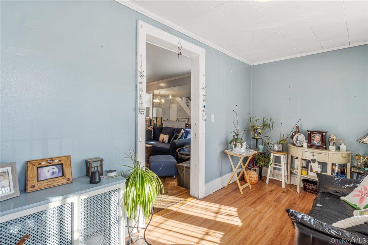 #3 photo, 8913 213th Street, 뉴욕퀸즈 Queens Village , NY 11427