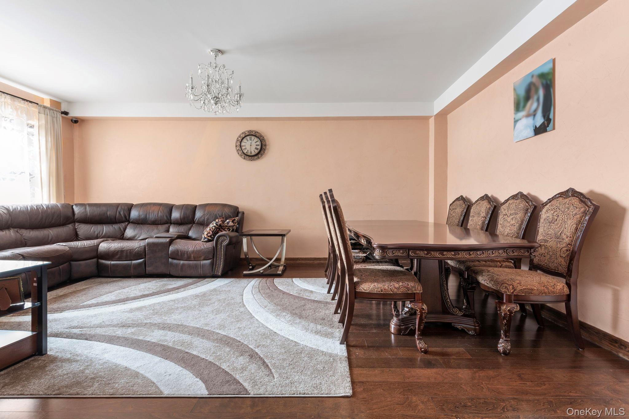 #1 photo, 99-72 66th Road, كوينز Rego Park , NY 11374