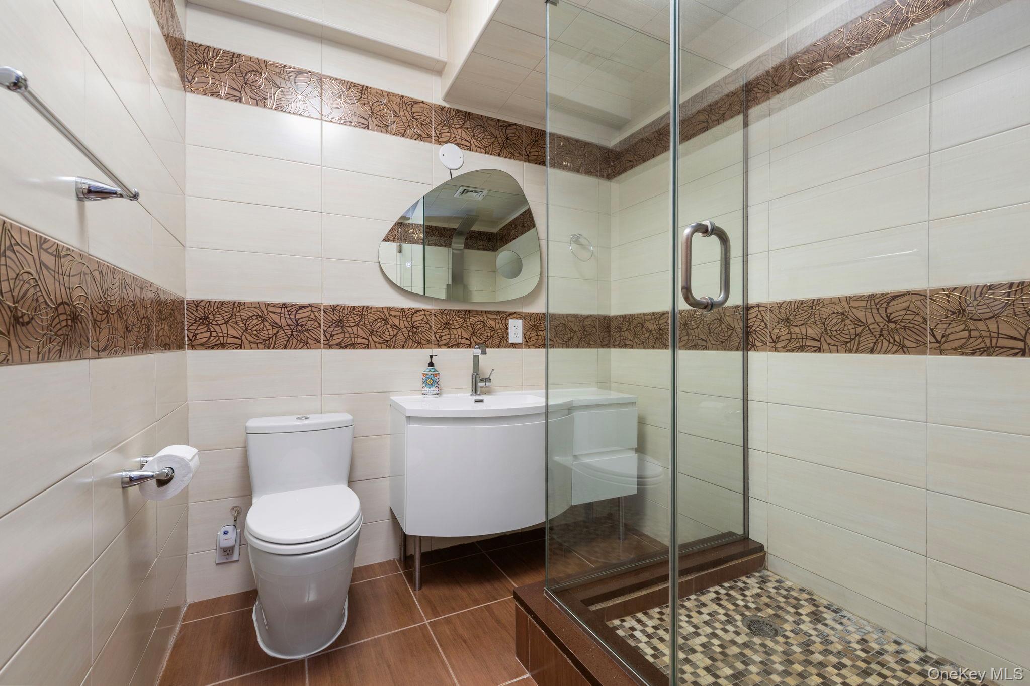 #10 photo, 99-72 66th Road, كوينز Rego Park , NY 11374