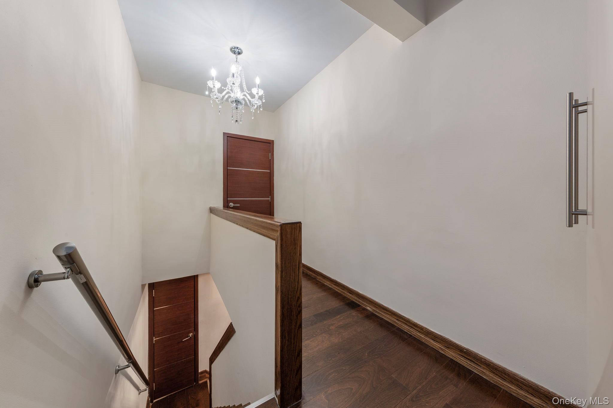 #7 photo, 99-72 66th Road, كوينز Rego Park , NY 11374