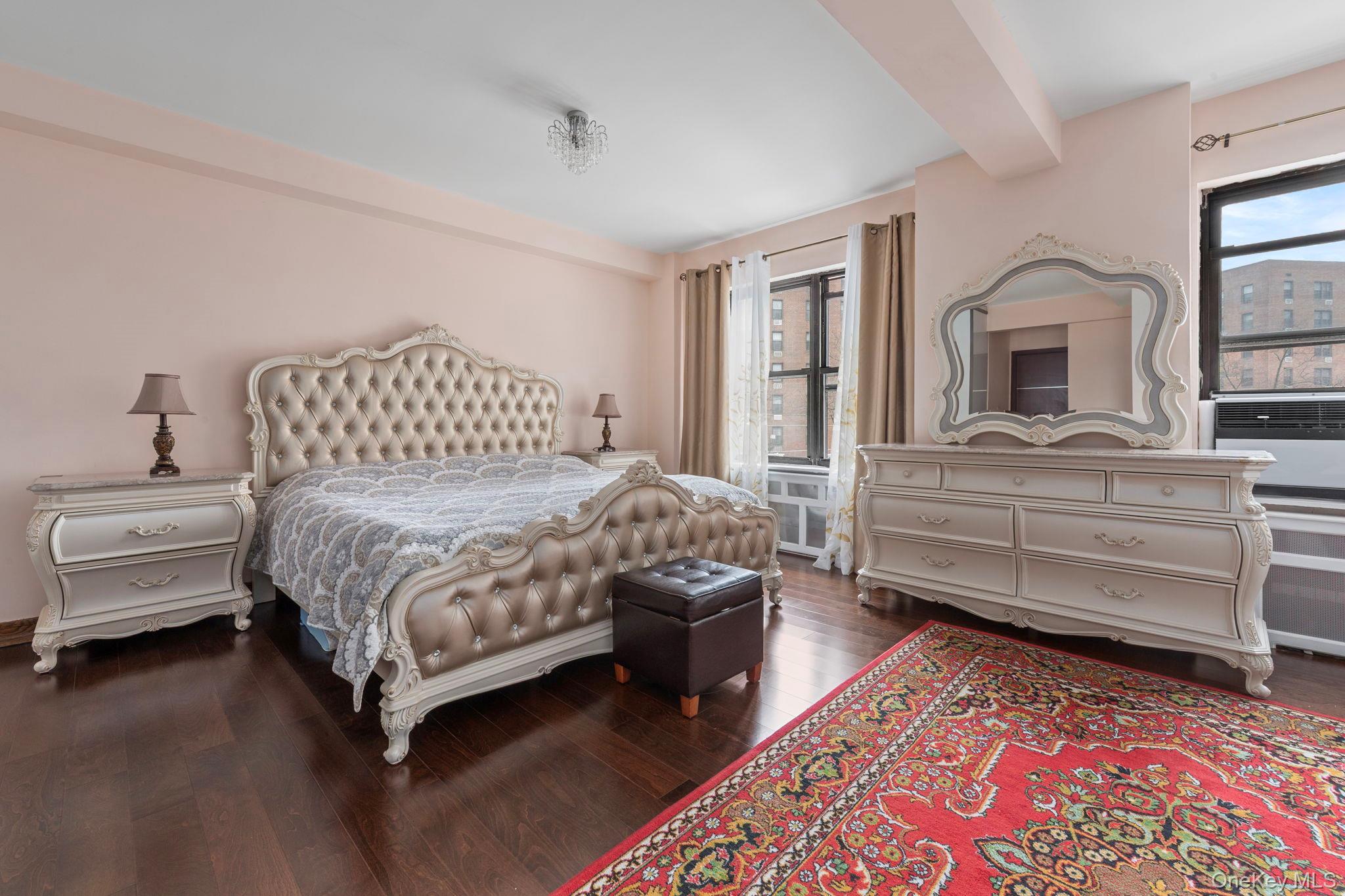 #8 photo, 99-72 66th Road, كوينز Rego Park , NY 11374