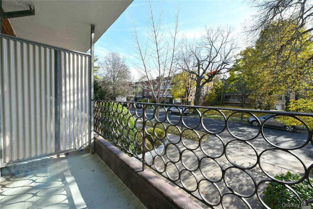 #10 photo, 15 HILL PARK Avenue, ग्रेट नेक Great Neck Plaza , NY 11021