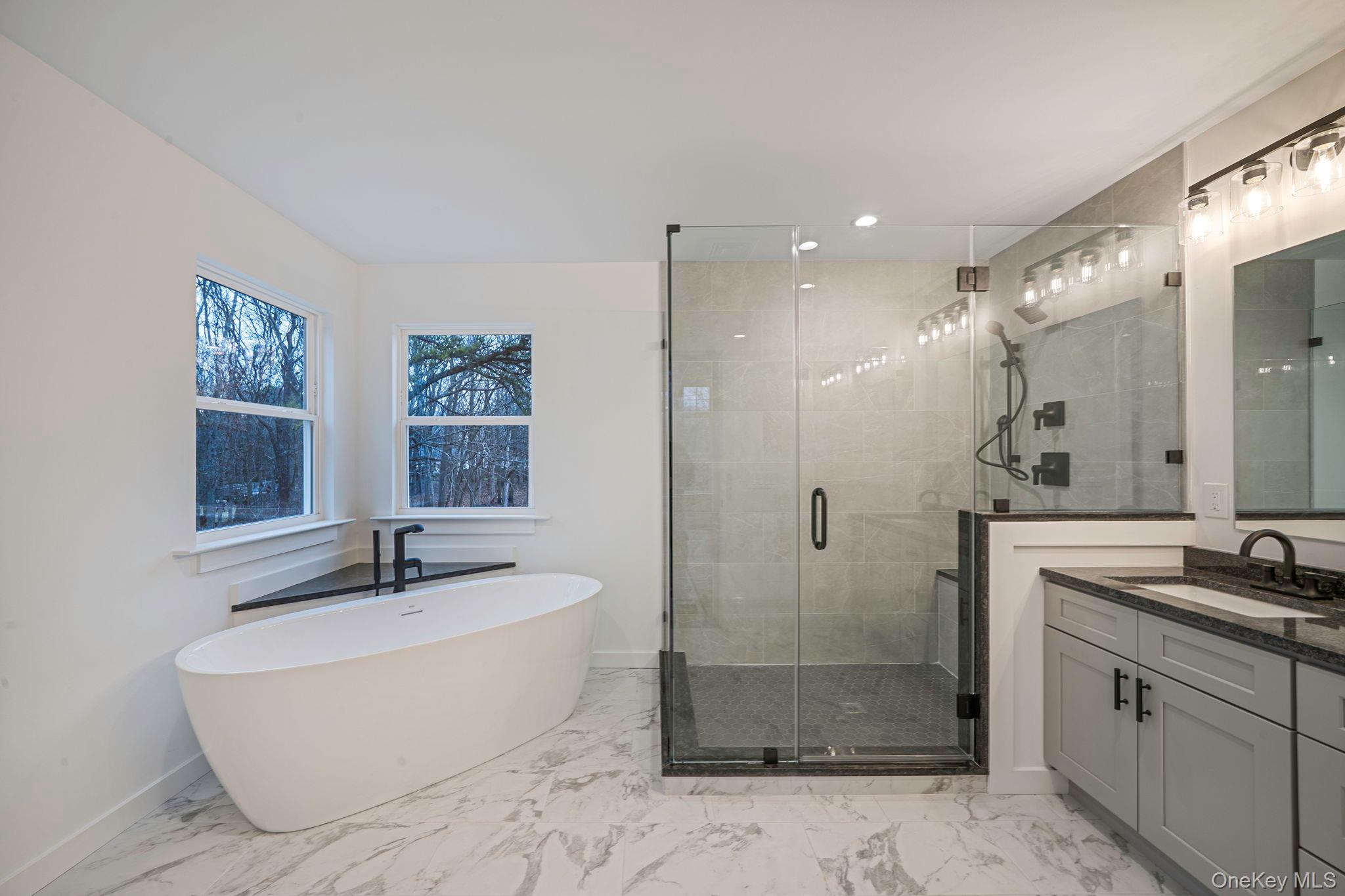 #18 photo, 39 Locust Avenue, Саффолк ‖ Medford , NY 11763