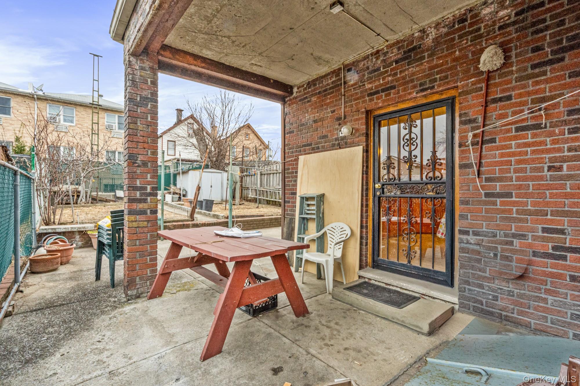 #20 photo, 6923 59th Road, Куинс ‖ Maspeth , NY 11378