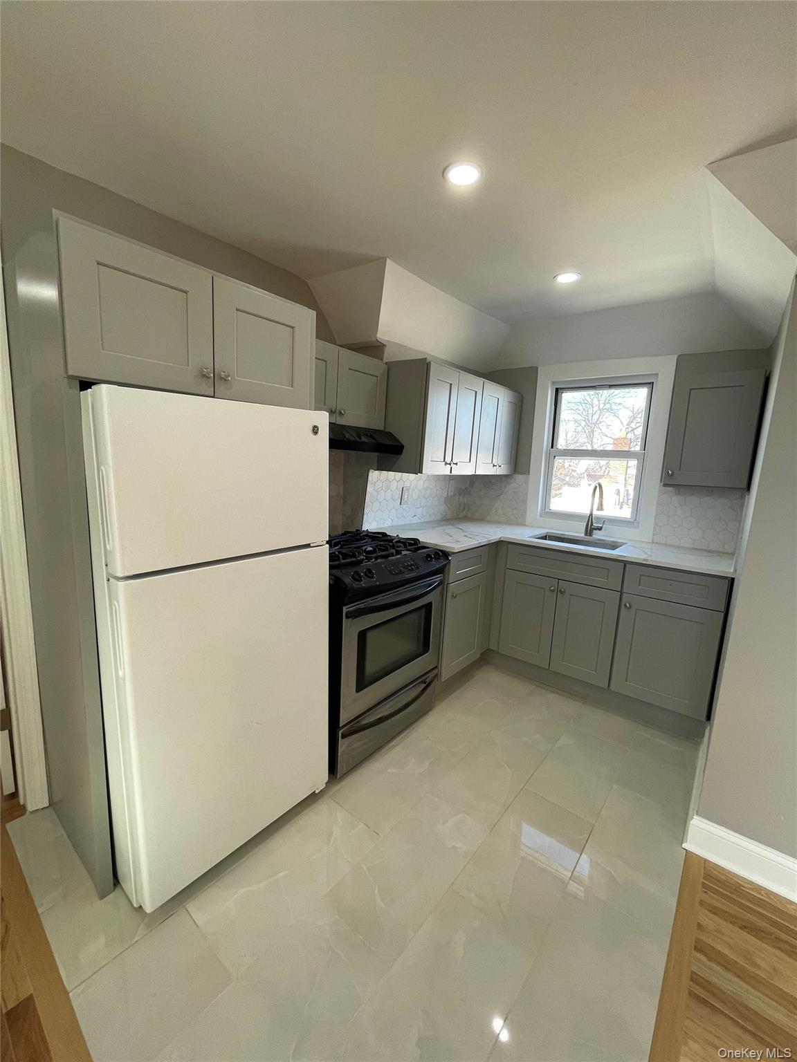 #2 photo, 7838 80th Street, كوينز Glendale , NY 11385