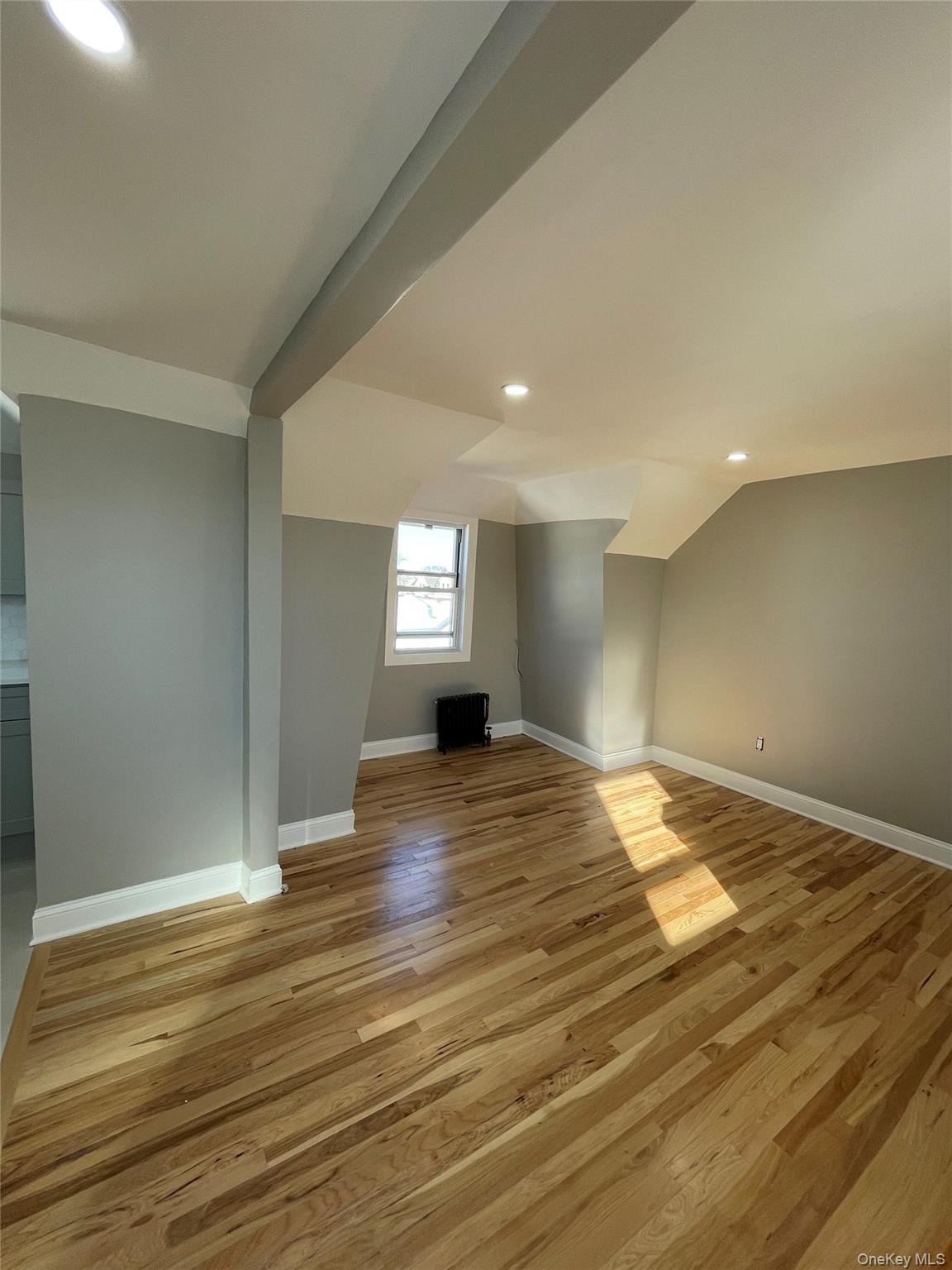 #3 photo, 7838 80th Street, كوينز Glendale , NY 11385