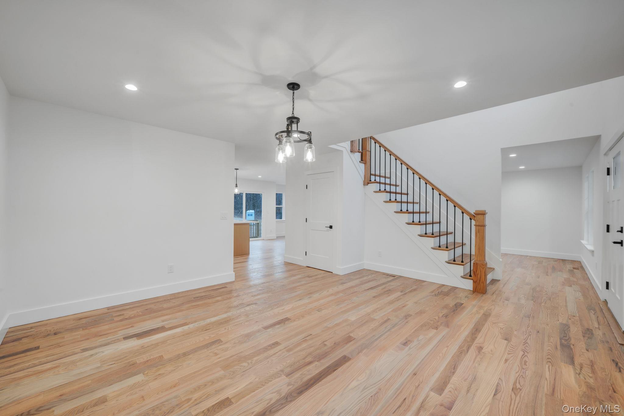 #16 photo, 63C Blydenburgh Road, Саффолк ‖ Centereach , NY 11720