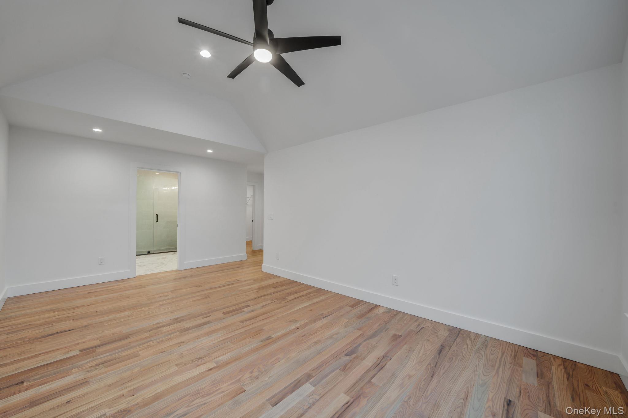 #17 photo, 63B Blydenburgh Road, Саффолк ‖ Centereach , NY 11720