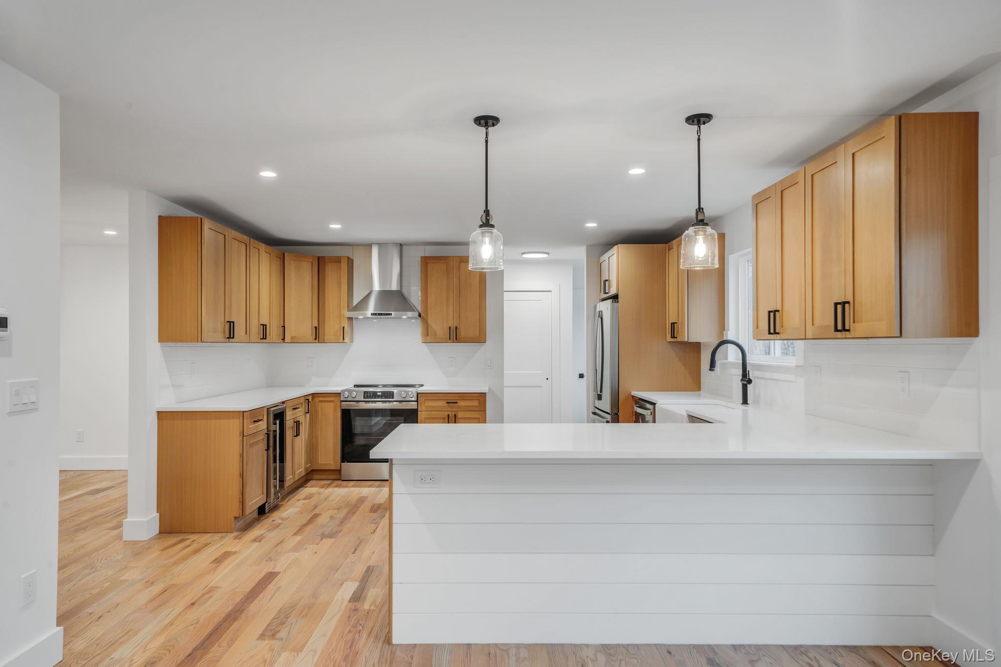 #5 photo, 63B Blydenburgh Road, Саффолк ‖ Centereach , NY 11720