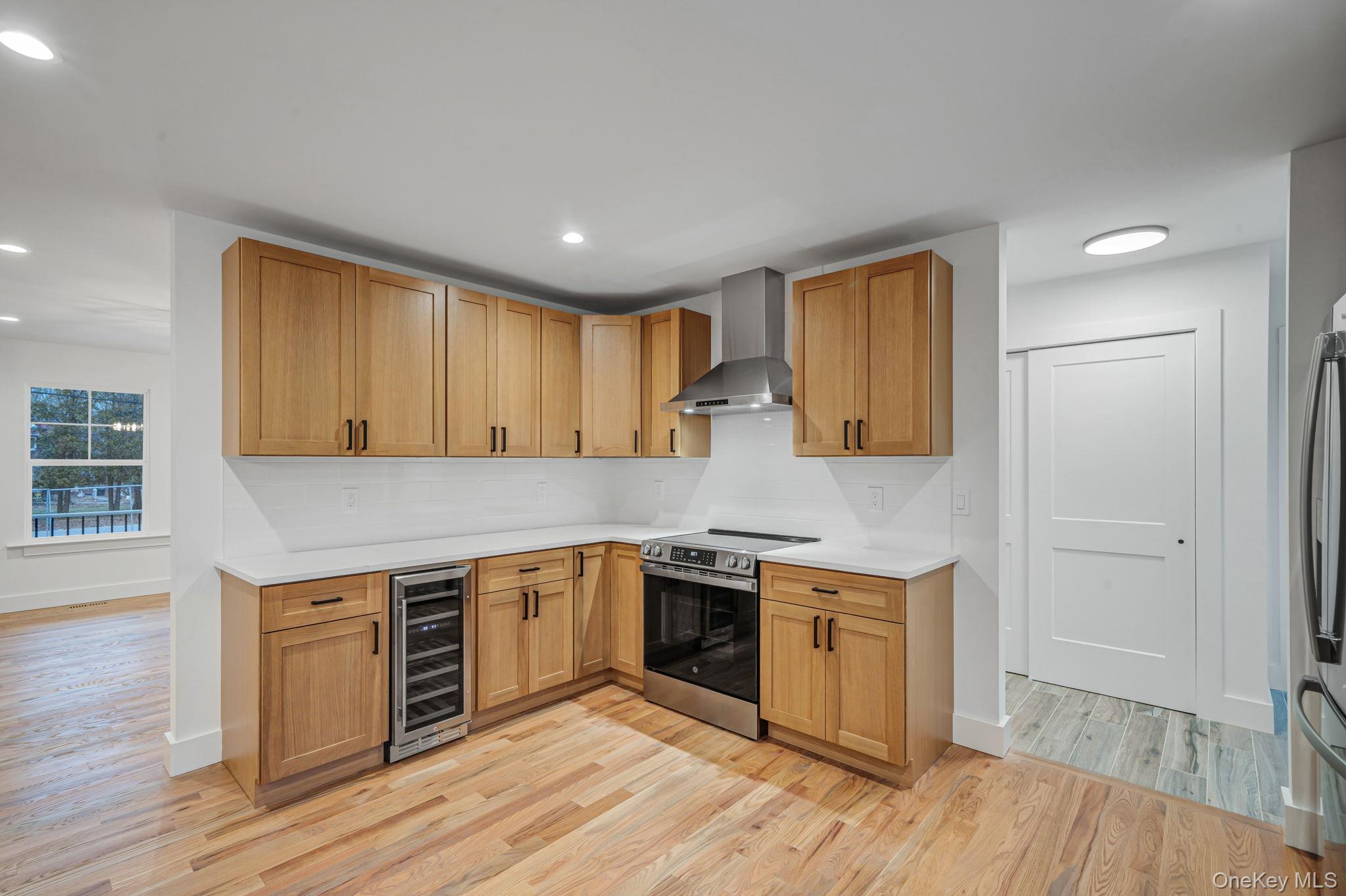 #6 photo, 63A Blydenburgh Road, Саффолк ‖ Centereach , NY 11720