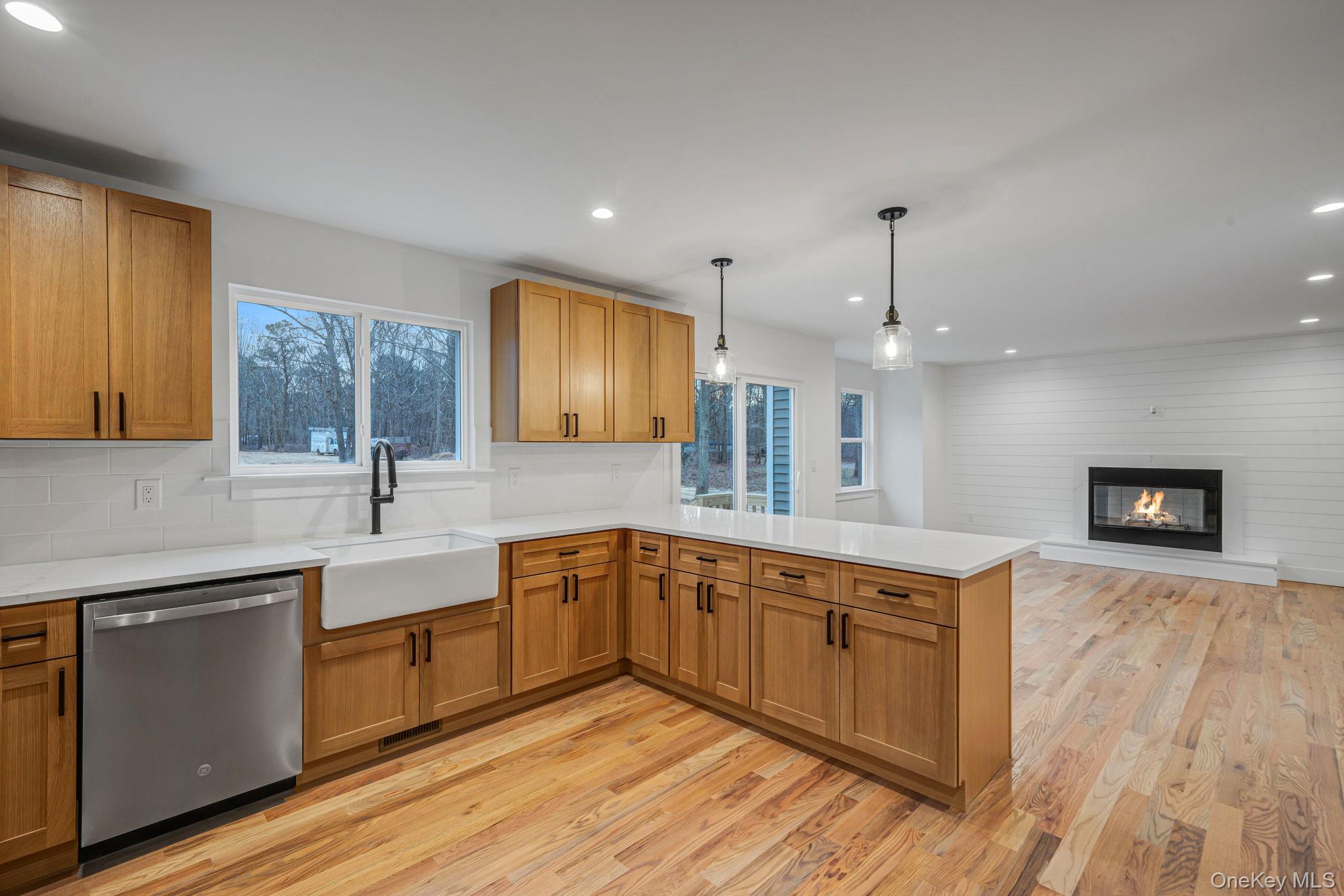 #8 photo, 63A Blydenburgh Road, Саффолк ‖ Centereach , NY 11720