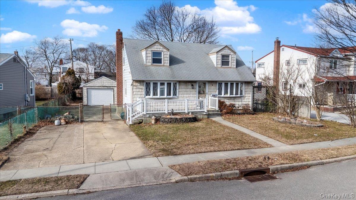 #15 photo, 9 Stanford Lane, Hicksville , NY 11801