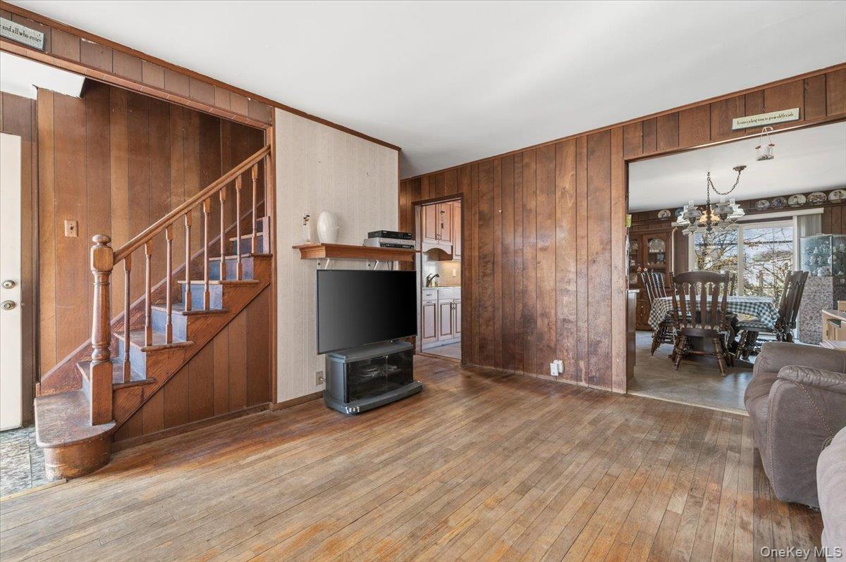 #3 photo, 9 Stanford Lane, Hicksville , NY 11801