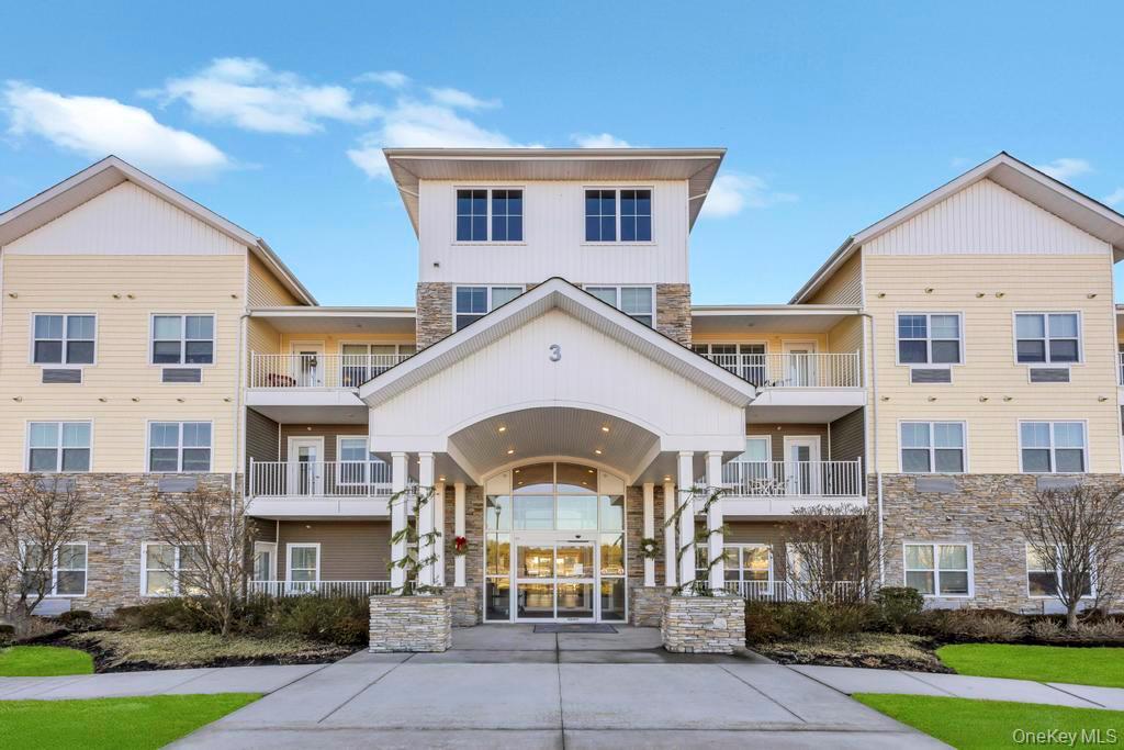 #4 photo, 1 Meadows Lane, מחוז סאפוק Yaphank , NY 11980