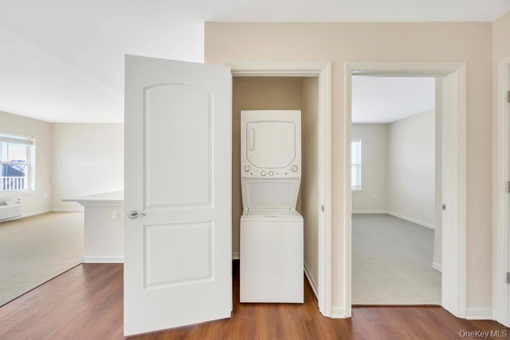 #14 photo, 1 Meadows Lane, מחוז סאפוק Yaphank , NY 11980