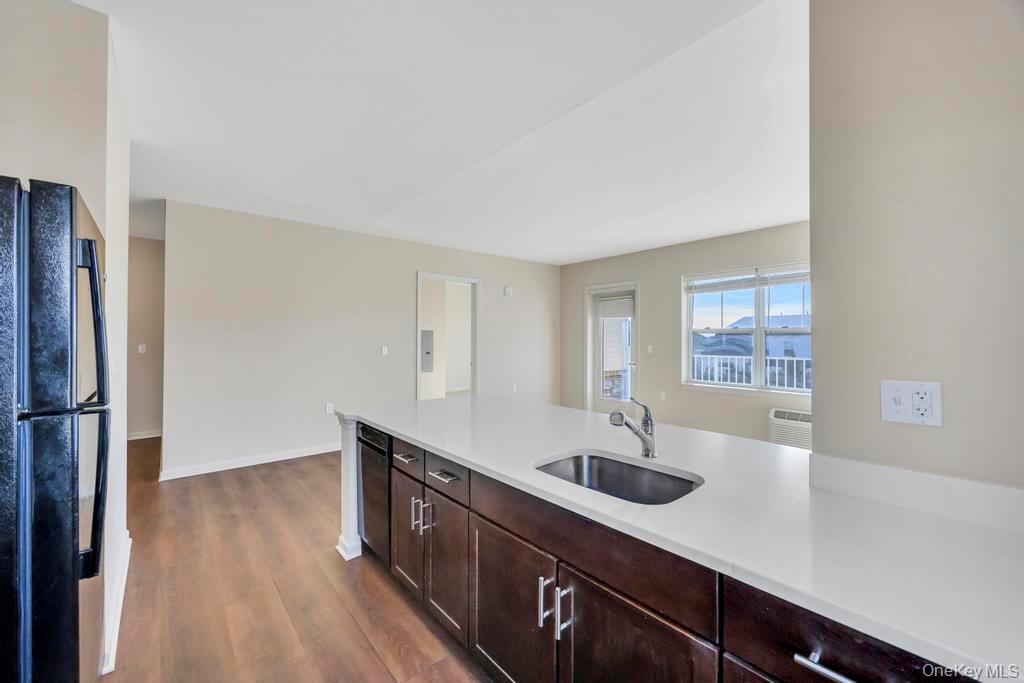 #7 photo, 1 Meadows Lane, מחוז סאפוק Yaphank , NY 11980