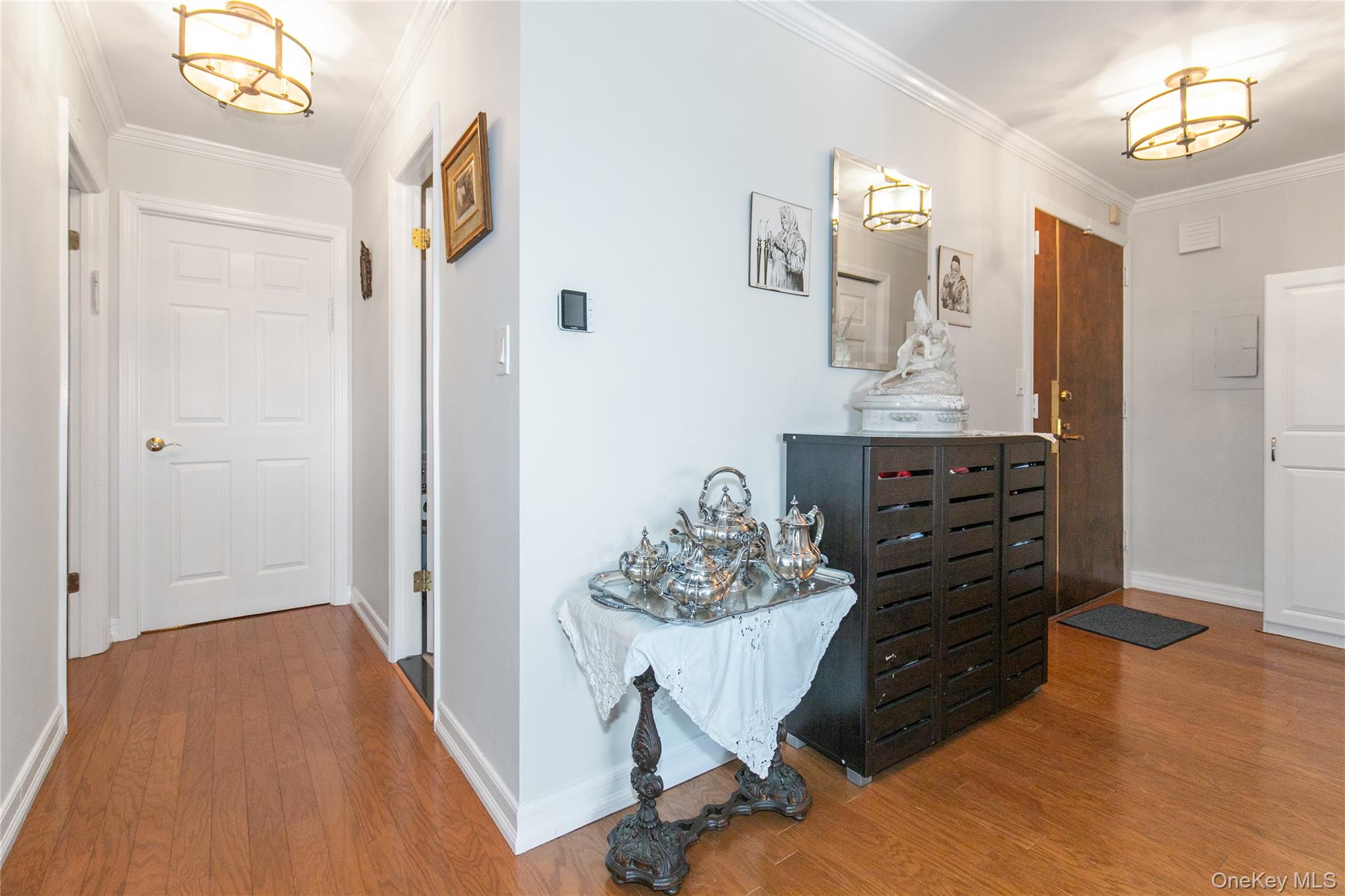 #14 photo, 12 Bond Street, Great Neck , NY 11021