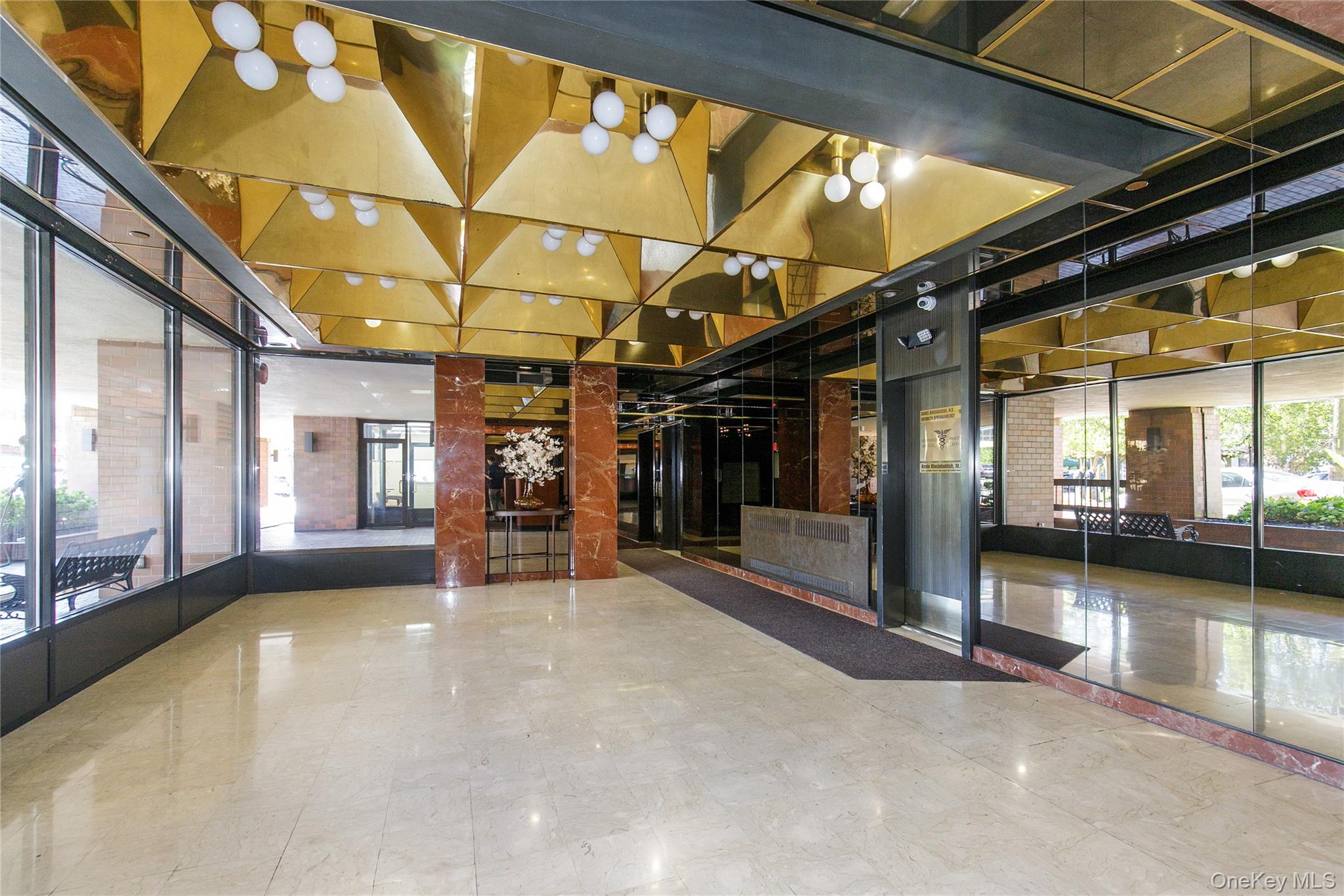 #2 photo, 12 Bond Street, Great Neck , NY 11021