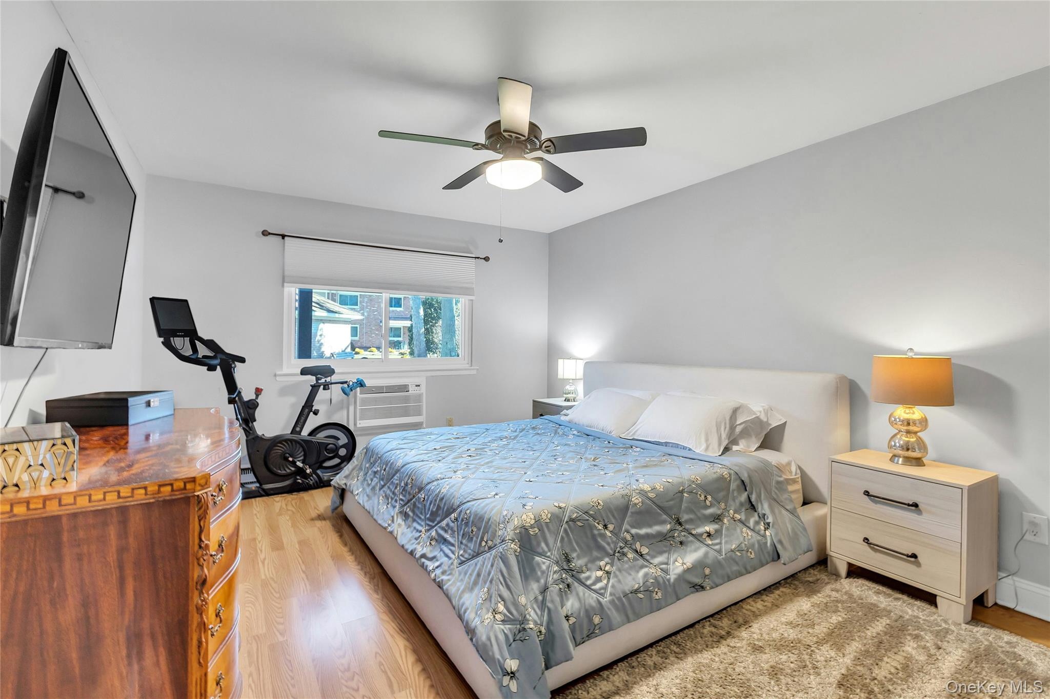 #14 photo, 40-67 4 Street, מחוז סאפוק Patchogue , NY 11772