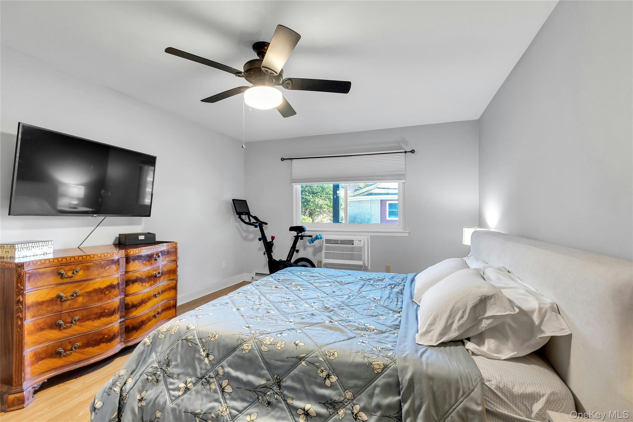 #15 photo, 40-67 4 Street, מחוז סאפוק Patchogue , NY 11772