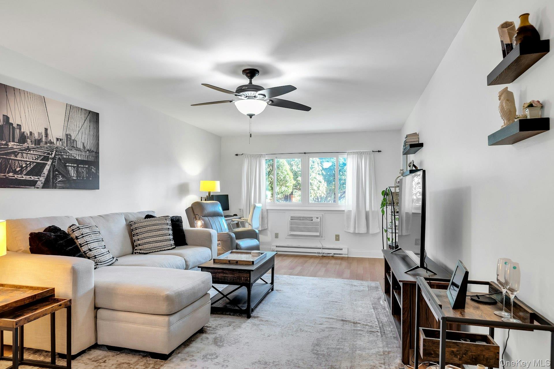 #6 photo, 40-67 4 Street, מחוז סאפוק Patchogue , NY 11772