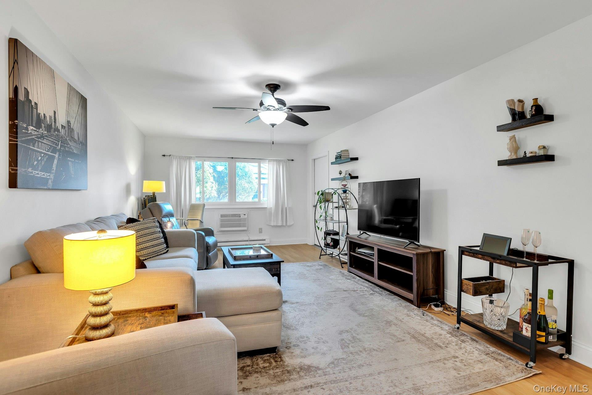 #8 photo, 40-67 4 Street, מחוז סאפוק Patchogue , NY 11772