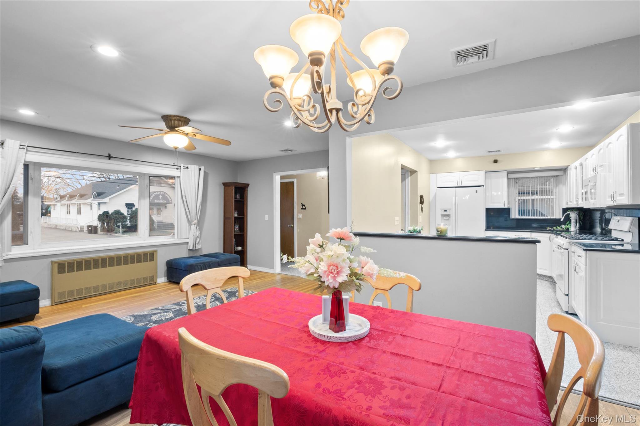 #10 photo, 139 N Linden Street, 长岛 Massapequa , NY 11758