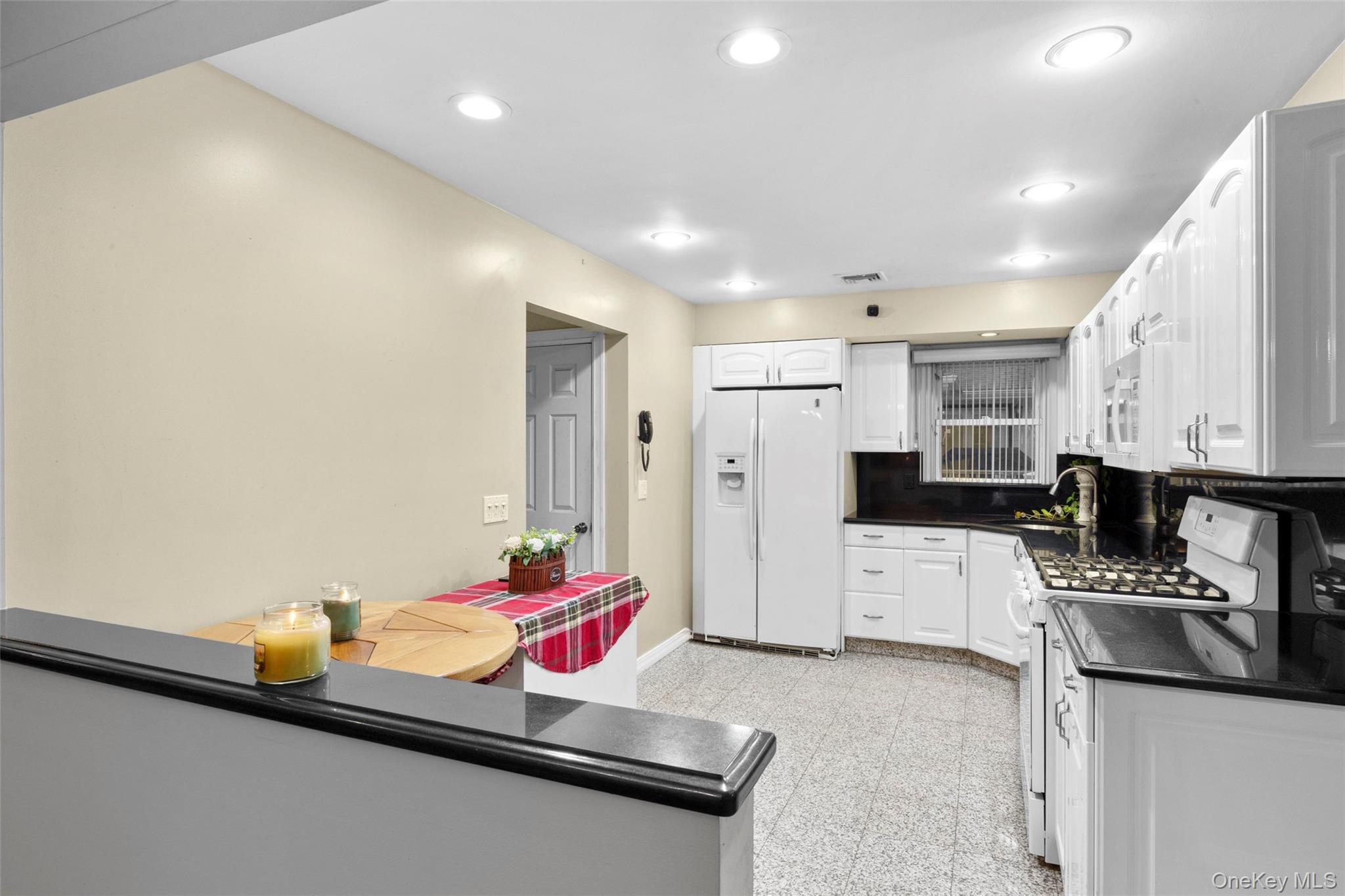 #13 photo, 139 N Linden Street, 长岛 Massapequa , NY 11758