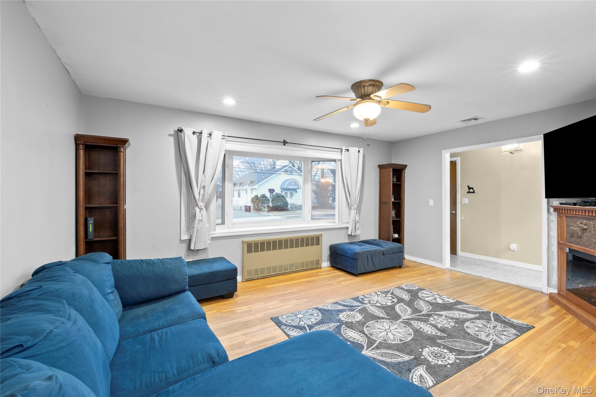 #8 photo, 139 N Linden Street, 长岛 Massapequa , NY 11758